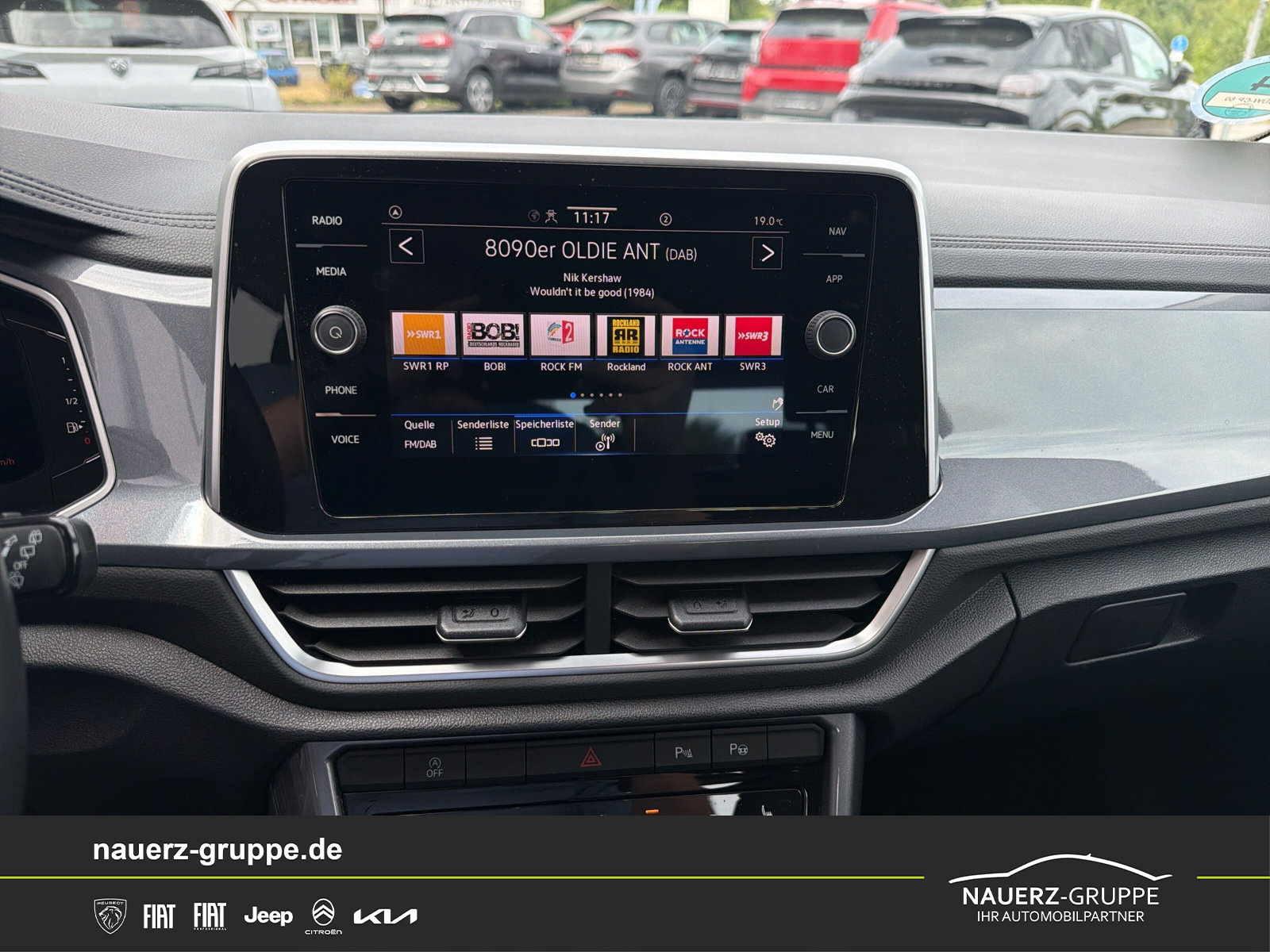 Fahrzeugabbildung Volkswagen T-Roc Style - mit KI generiert/bearbeitet
