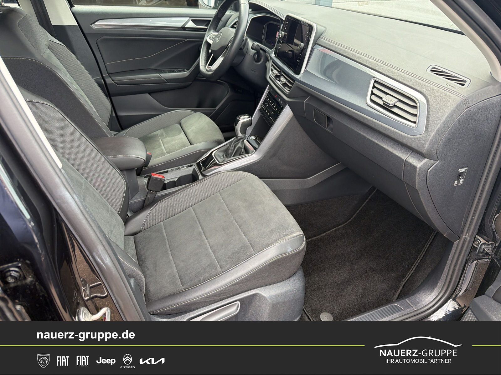 Fahrzeugabbildung Volkswagen T-Roc Style - mit KI generiert/bearbeitet