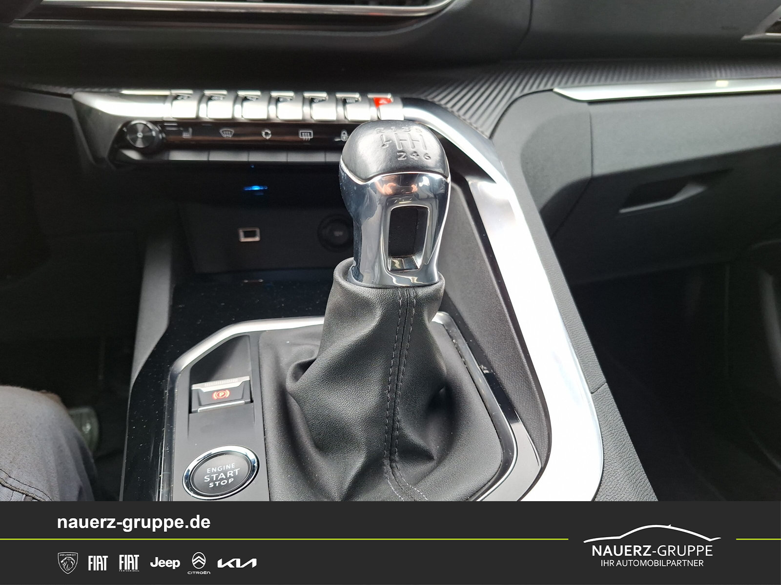 Fahrzeugabbildung Peugeot 3008 Allure Pack PureTech 130