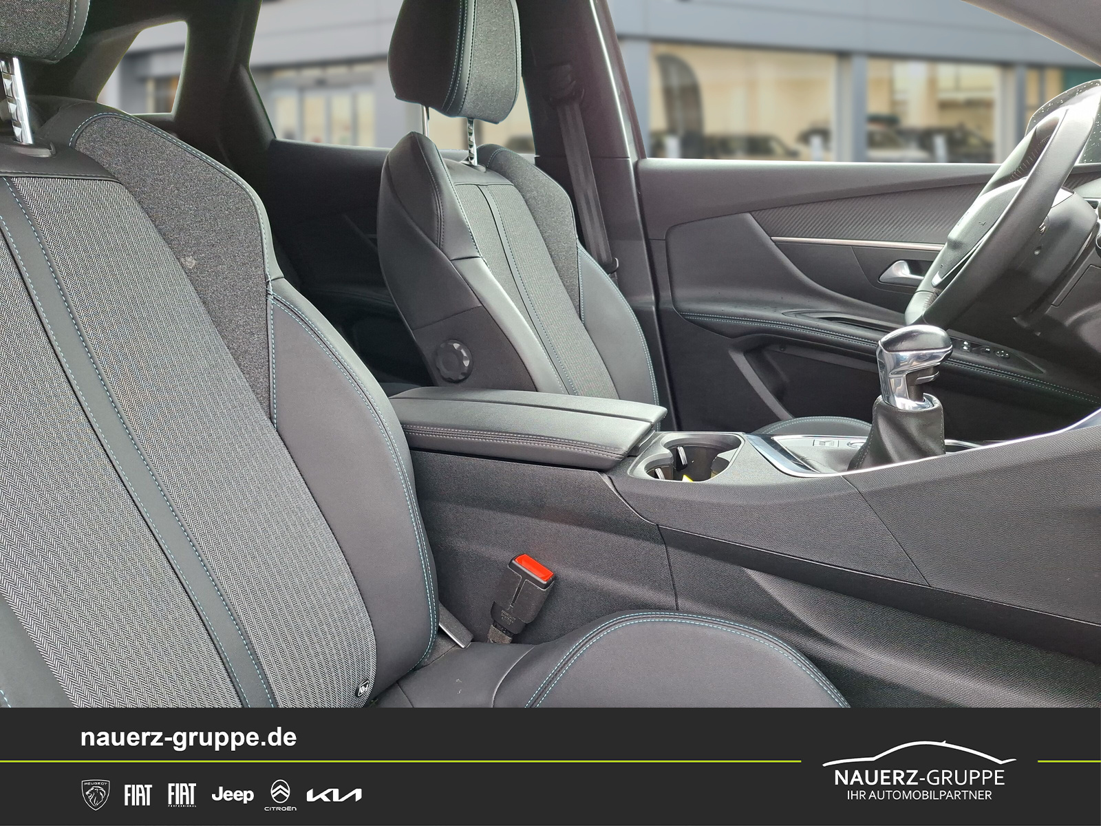 Fahrzeugabbildung Peugeot 3008 Allure Pack PureTech 130