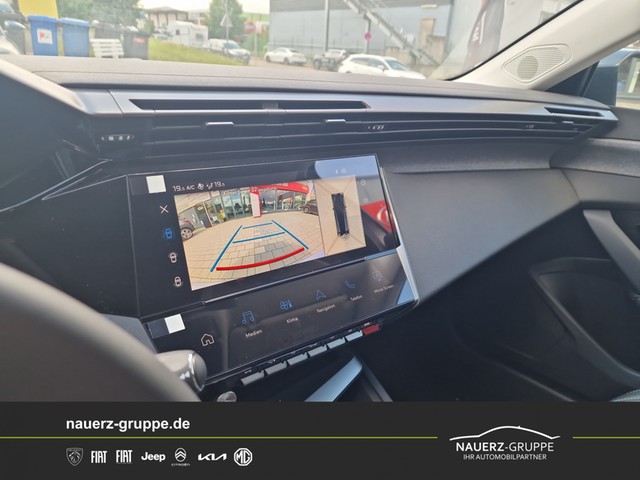 Fahrzeugabbildung Peugeot 308 SW Allure Hybrid 145 e-DCS6