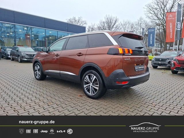Fahrzeugabbildung Peugeot 5008 Allure Pack 130 7 Sitze