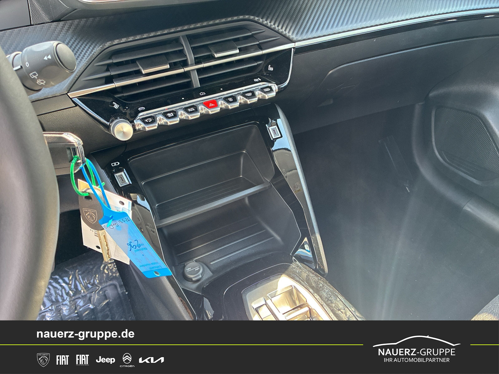 Fahrzeugabbildung Peugeot 208 Hybrid 110 Business - mit KI generiert/bearbeitet