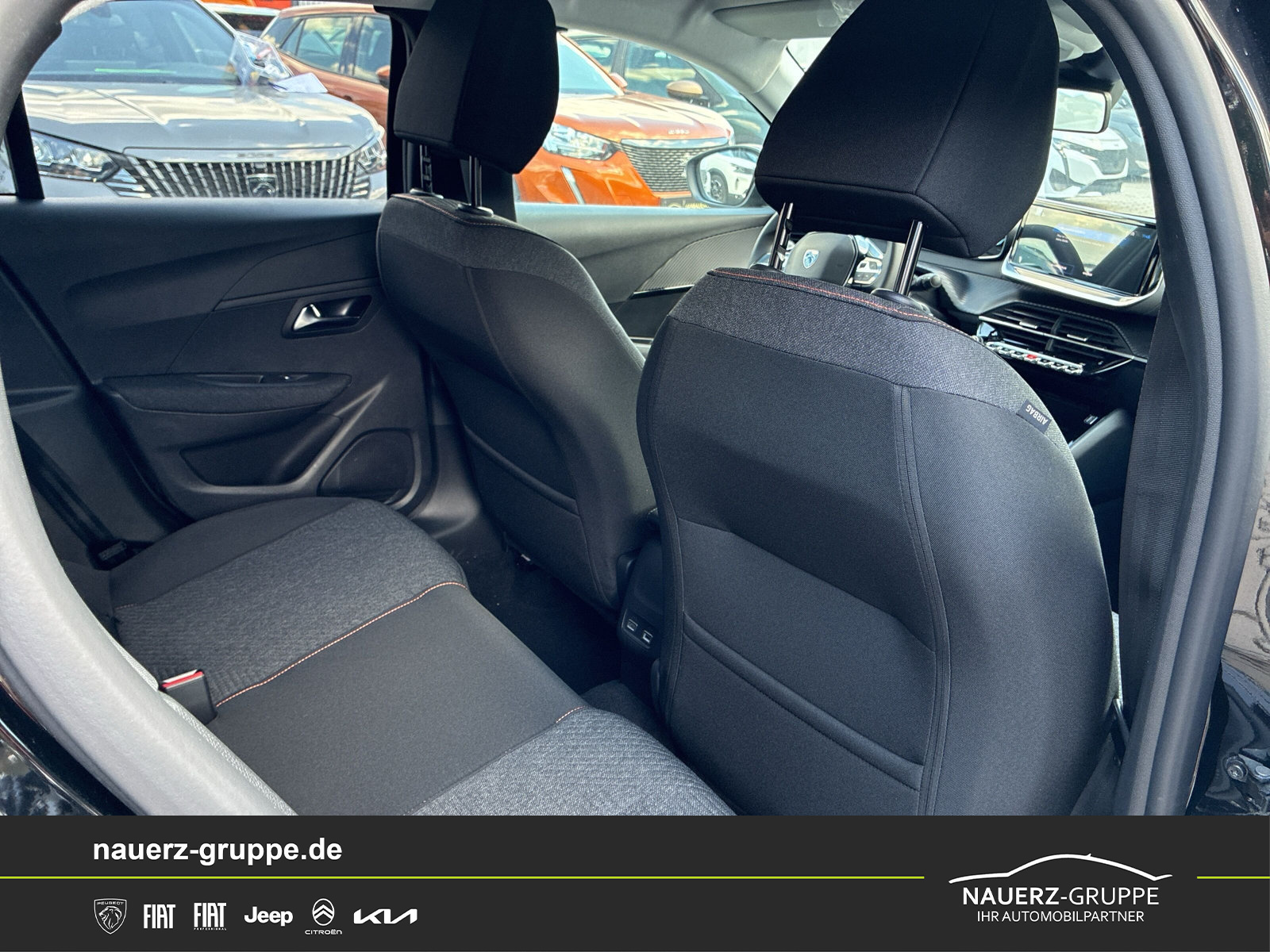 Fahrzeugabbildung Peugeot 208 Hybrid 110 Business - mit KI generiert/bearbeitet