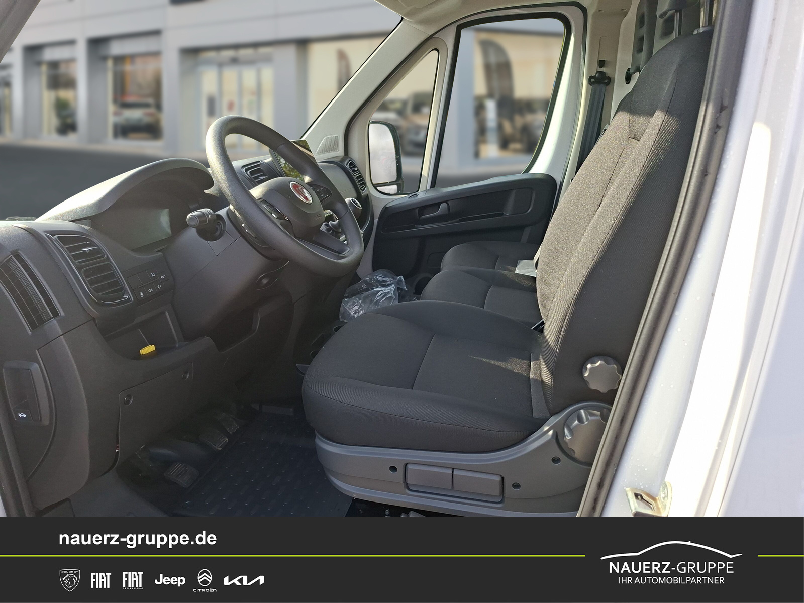 Fahrzeugabbildung Fiat Ducato Hochr.-Kasten L2H2 140 L2H2 RS: 3450 mm - mit KI generiert/bearbeitet