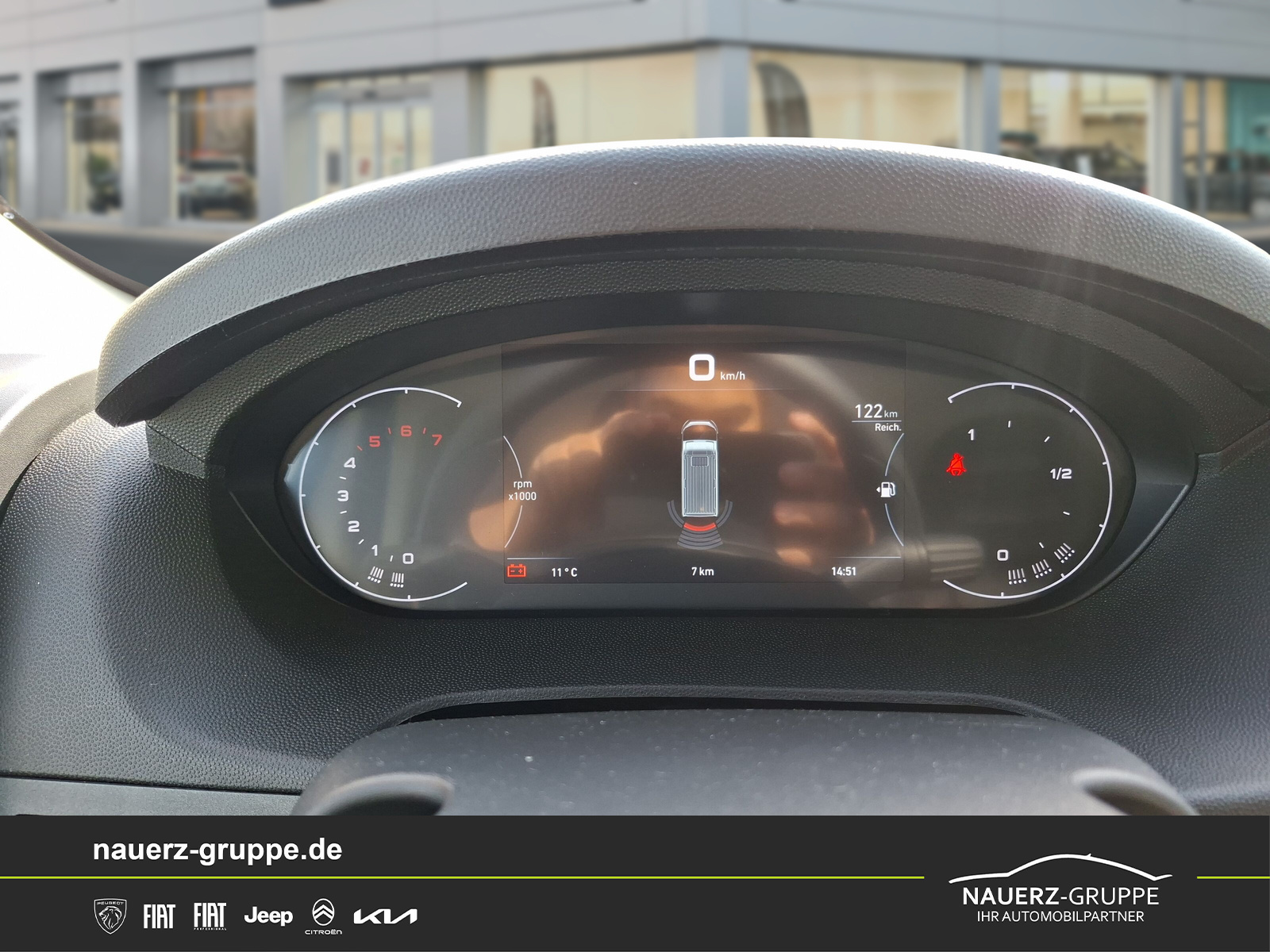 Fahrzeugabbildung Fiat Ducato Hochr.-Kasten L2H2 140 L2H2 RS: 3450 mm - mit KI generiert/bearbeitet