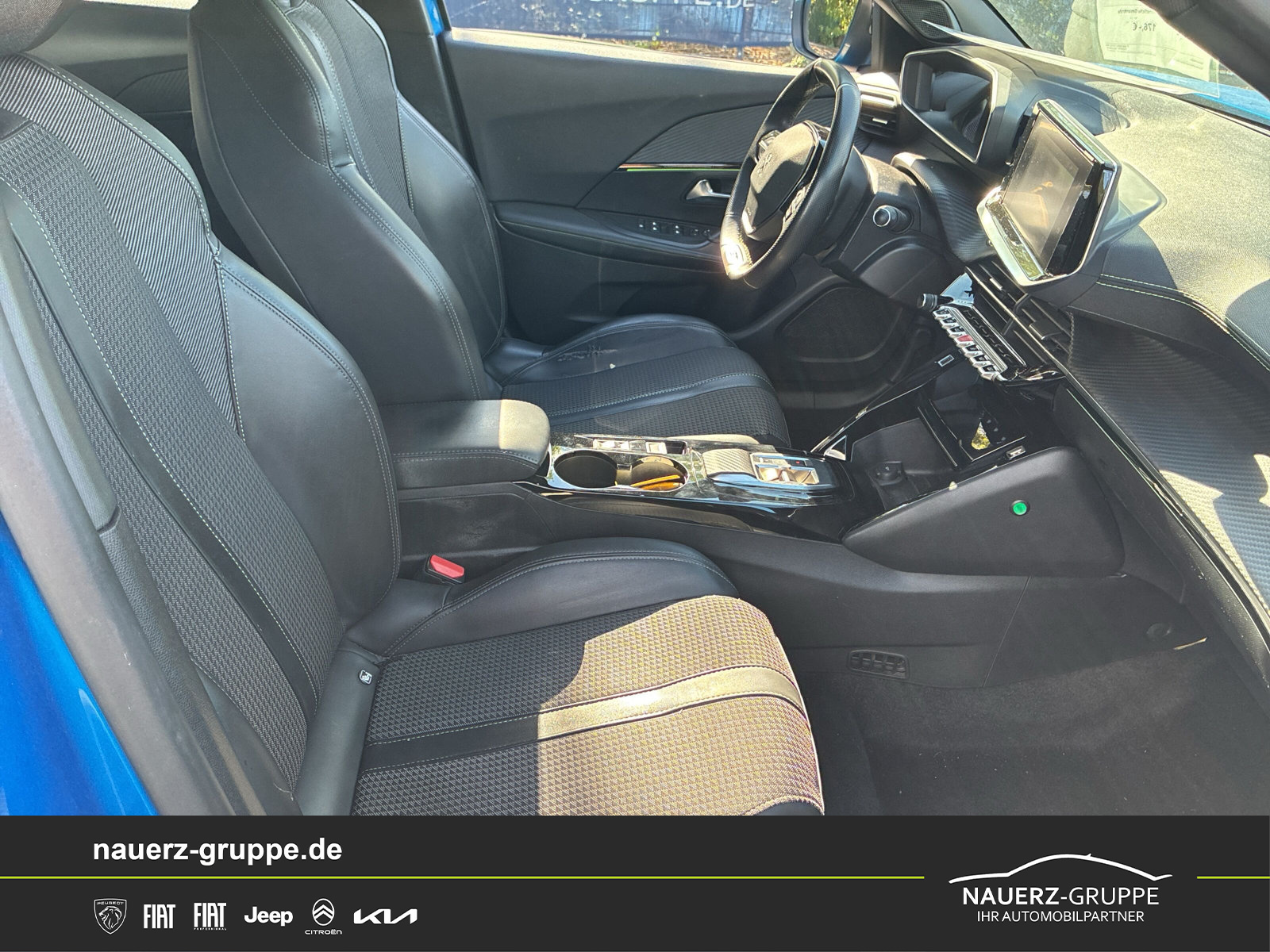 Fahrzeugabbildung Peugeot 2008 e- GT 136 - mit KI generiert/bearbeitet