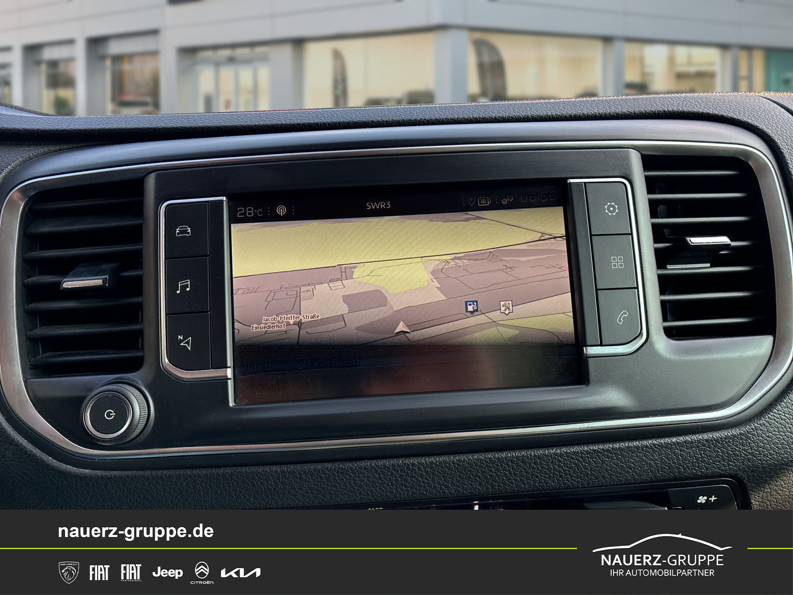 Fahrzeugabbildung Peugeot Traveller Business VIP L2 180 EAT8 - mit KI generiert/bearbeitet