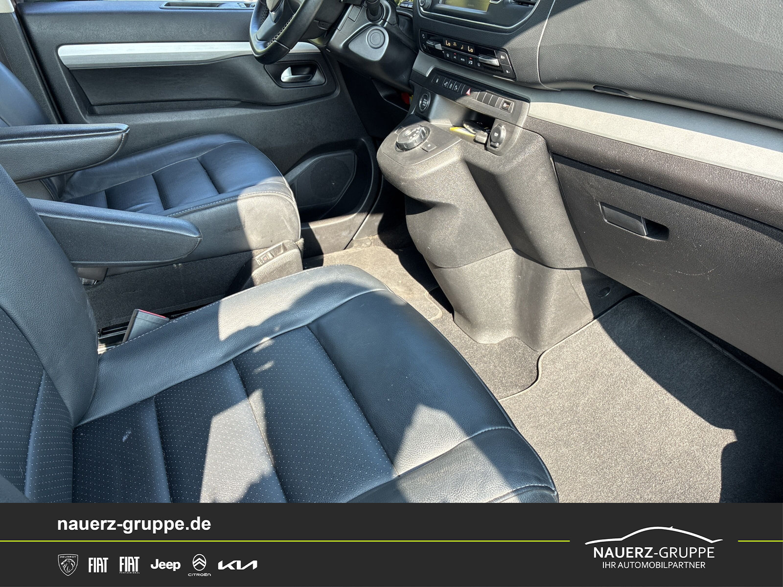 Fahrzeugabbildung Peugeot Traveller Business VIP L2 180 EAT8 - mit KI generiert/bearbeitet