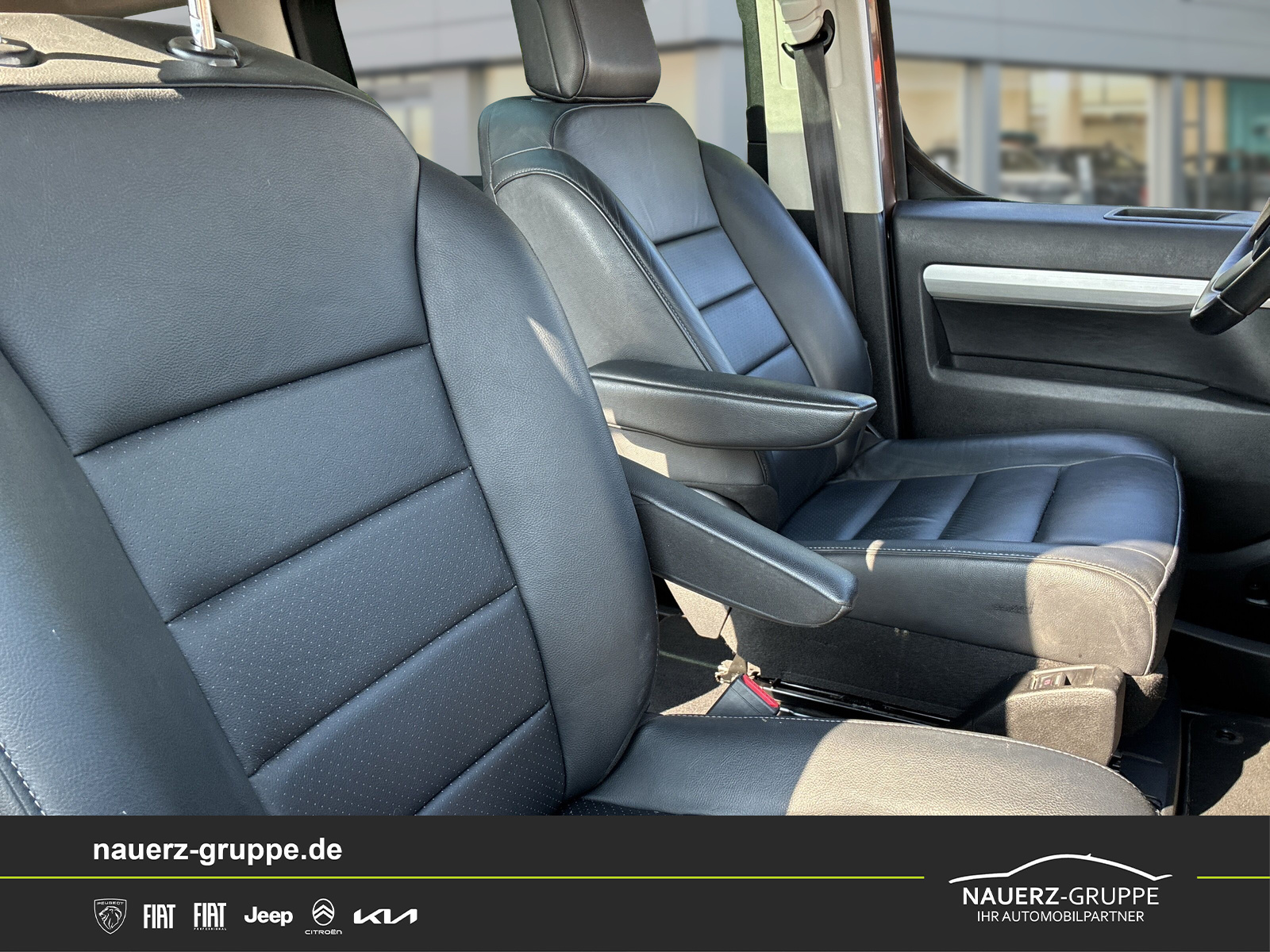Fahrzeugabbildung Peugeot Traveller Business VIP L2 180 EAT8 - mit KI generiert/bearbeitet