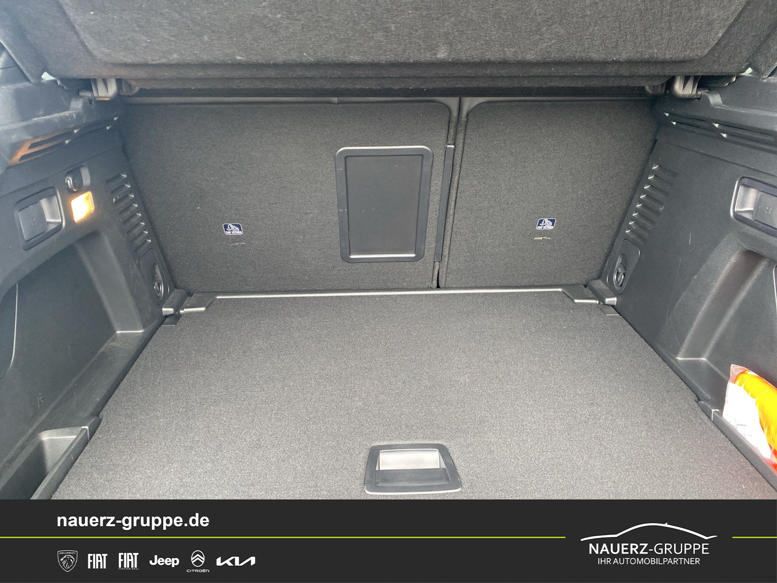 Fahrzeugabbildung Peugeot 3008 Allure Pack PureTech 130 Navi Keyless SHZ