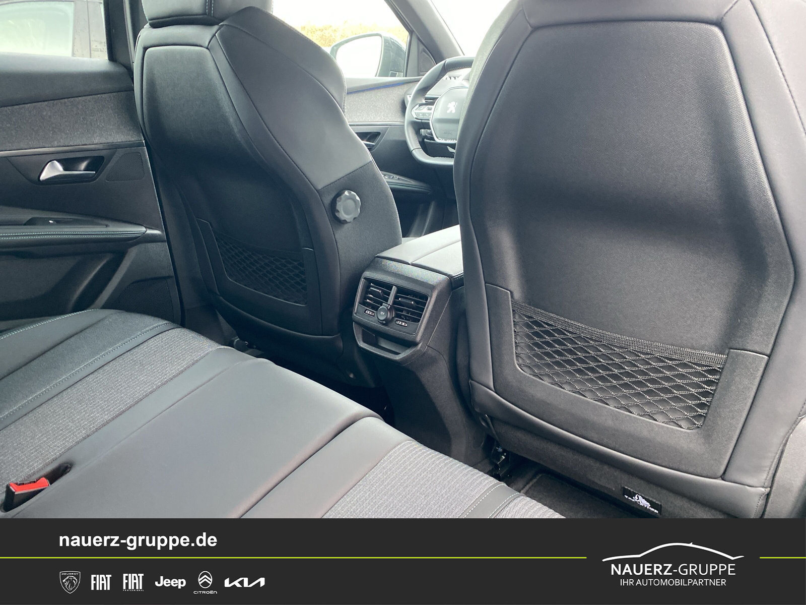 Fahrzeugabbildung Peugeot 3008 Allure Pack PureTech 130 Navi Keyless SHZ