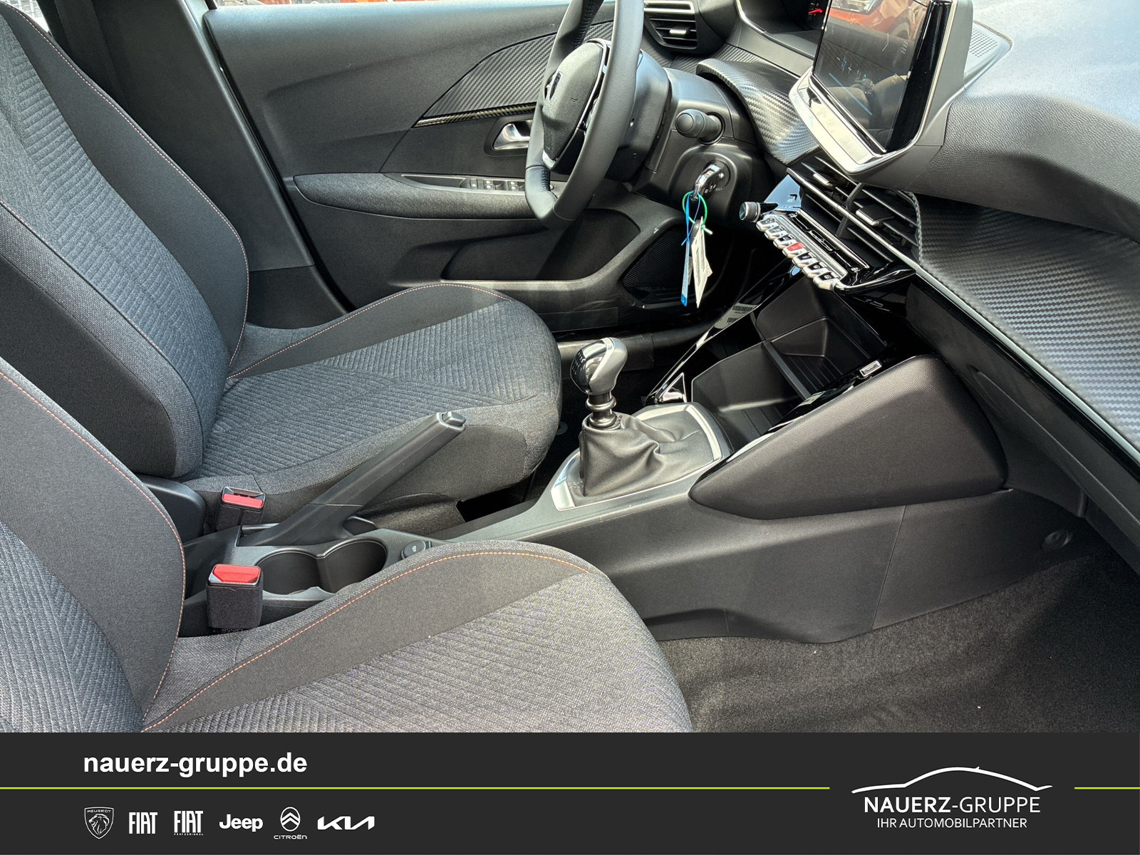 Fahrzeugabbildung Peugeot 208 Style PureTech 100 - mit KI generiert/bearbeitet