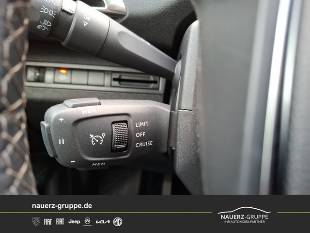 Fahrzeugabbildung Peugeot 3008 Allure Pack PureTech 130