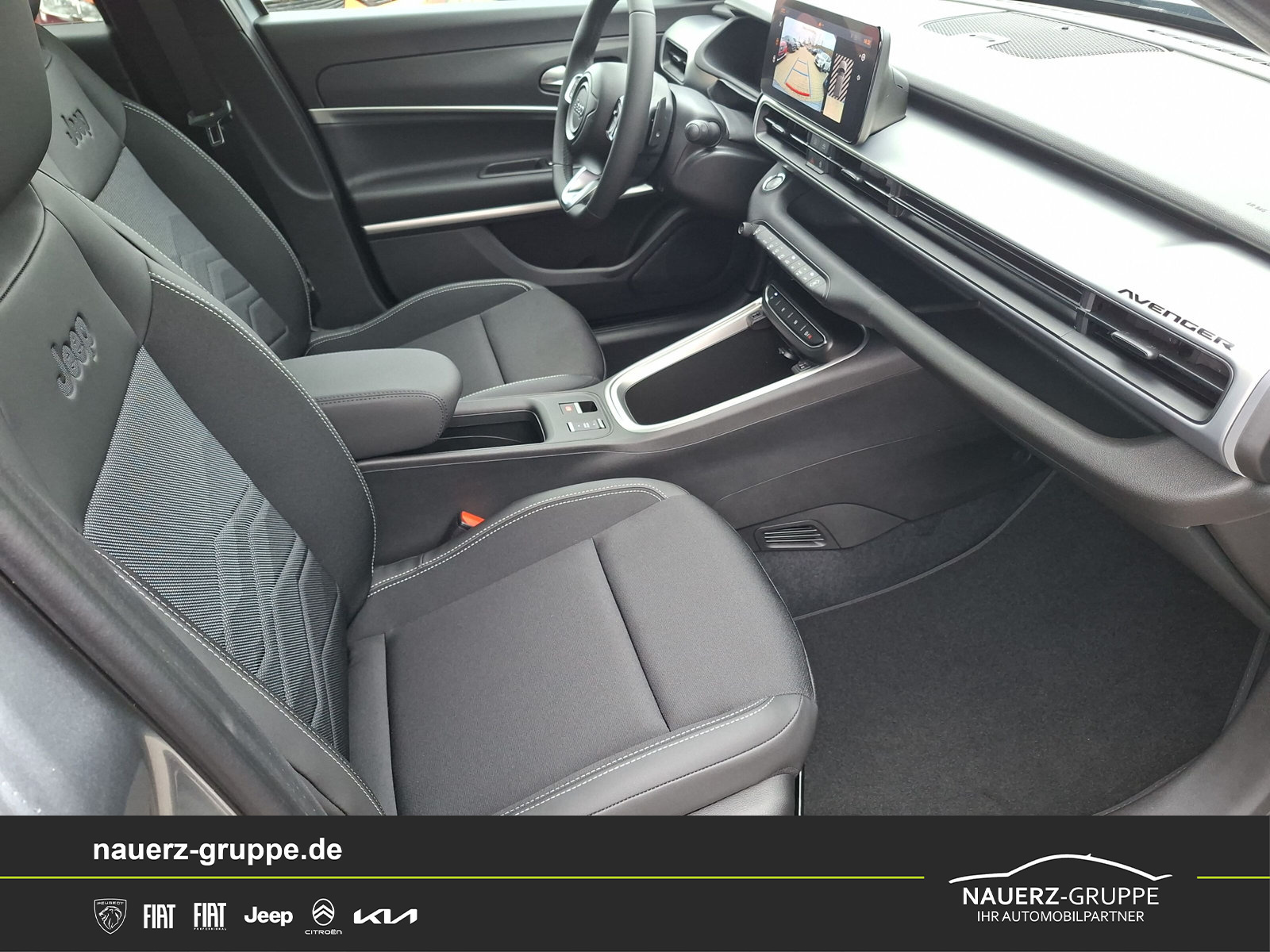 Fahrzeugabbildung Jeep AVENGER T3 e-Hybrid 1.2 Summit Mild-Hybrid