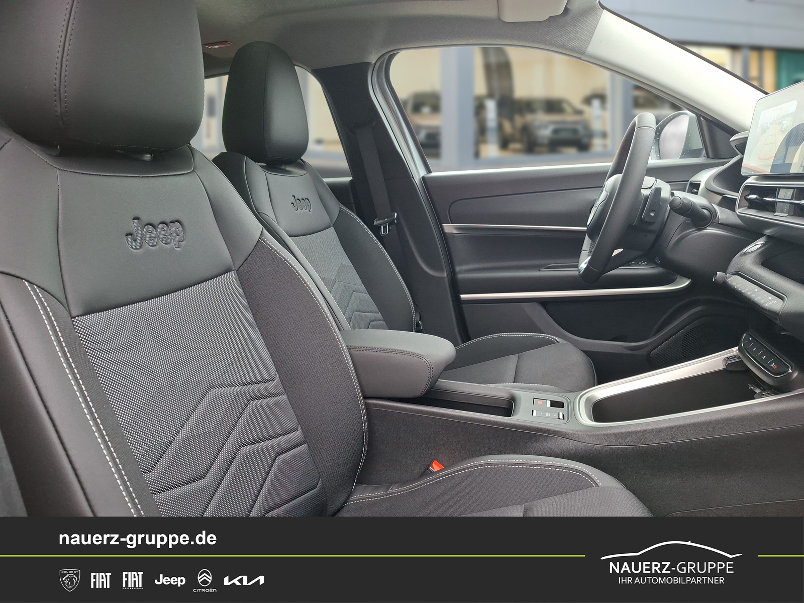 Fahrzeugabbildung Jeep AVENGER T3 e-Hybrid 1.2 Summit Mild-Hybrid