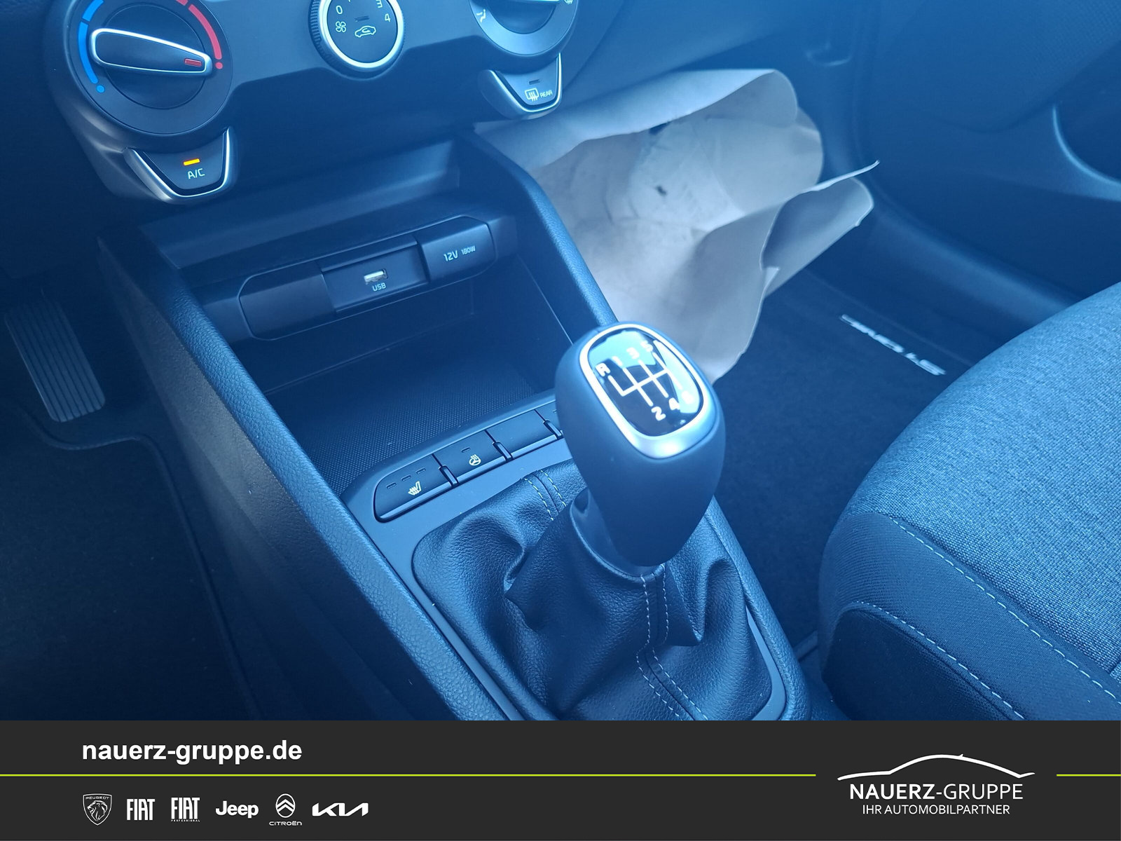 Fahrzeugabbildung Kia Stonic 1.0 T-GDI Edition 7 - mit KI generiert/bearbeitet