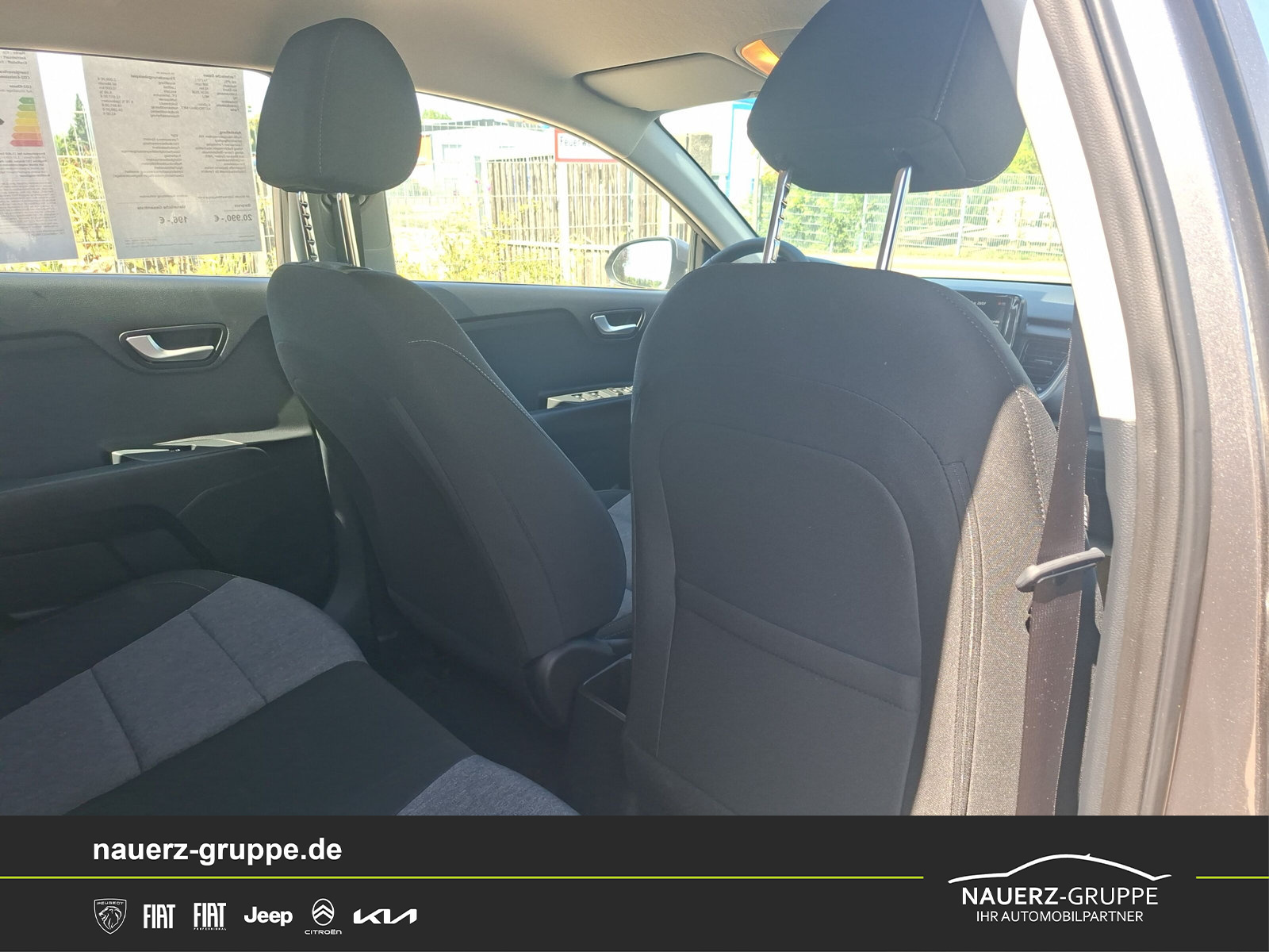 Fahrzeugabbildung Kia Stonic 1.0 T-GDI Edition 7 - mit KI generiert/bearbeitet
