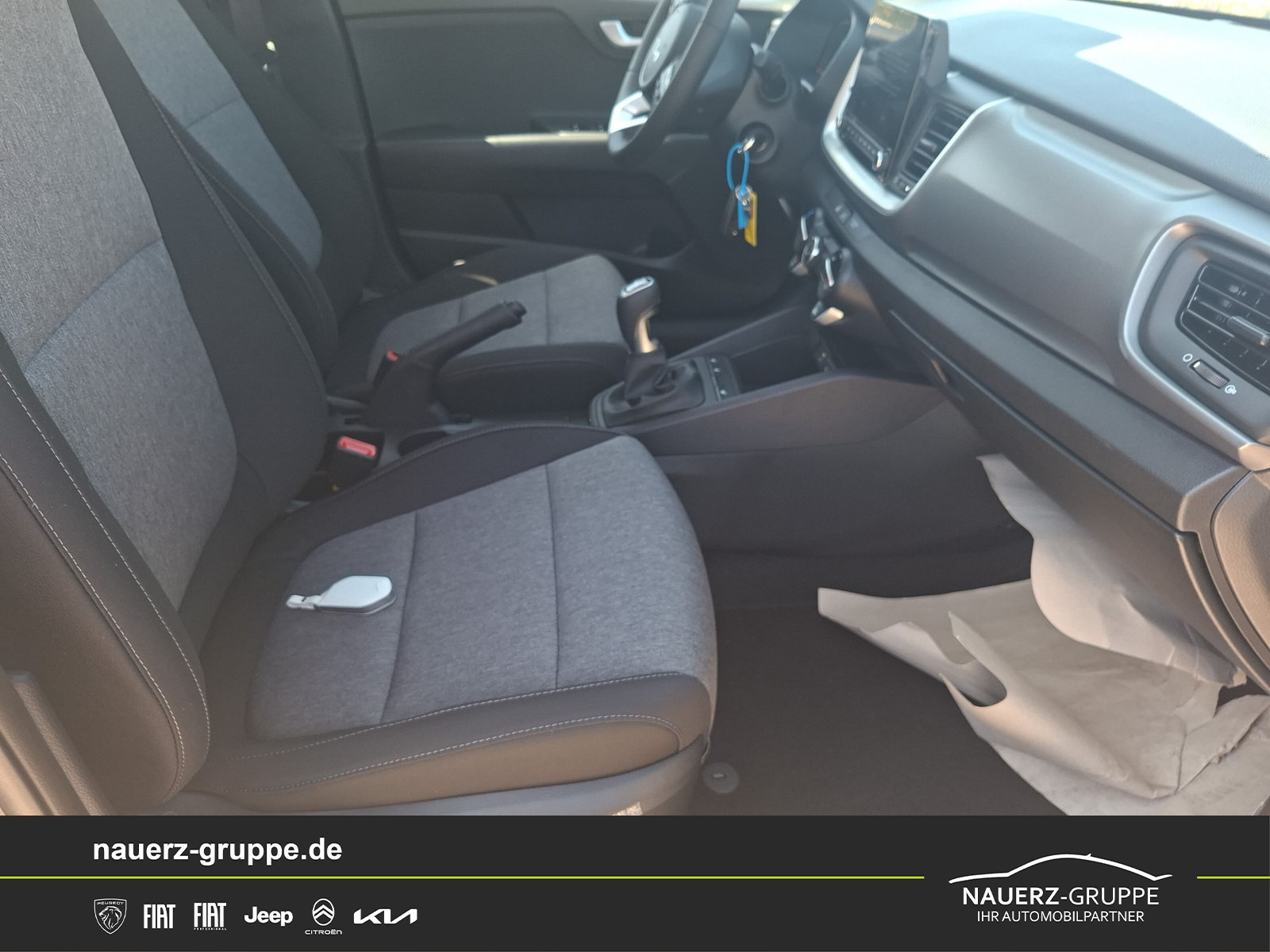 Fahrzeugabbildung Kia Stonic 1.0 T-GDI Edition 7 - mit KI generiert/bearbeitet
