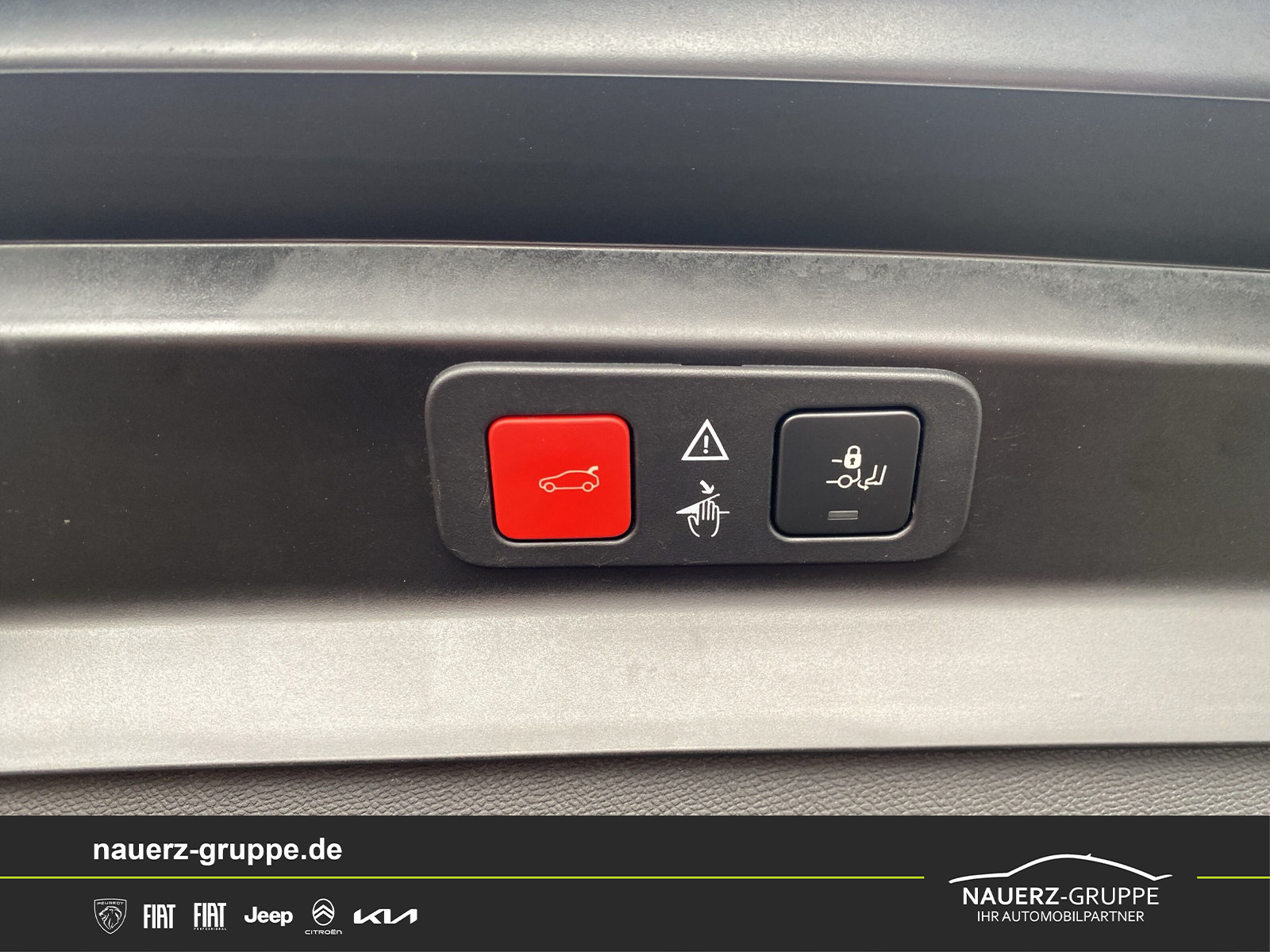 Fahrzeugabbildung Peugeot 5008 GT Pack 2.0 BlueHDI 180 NAVI SHZ Volleder