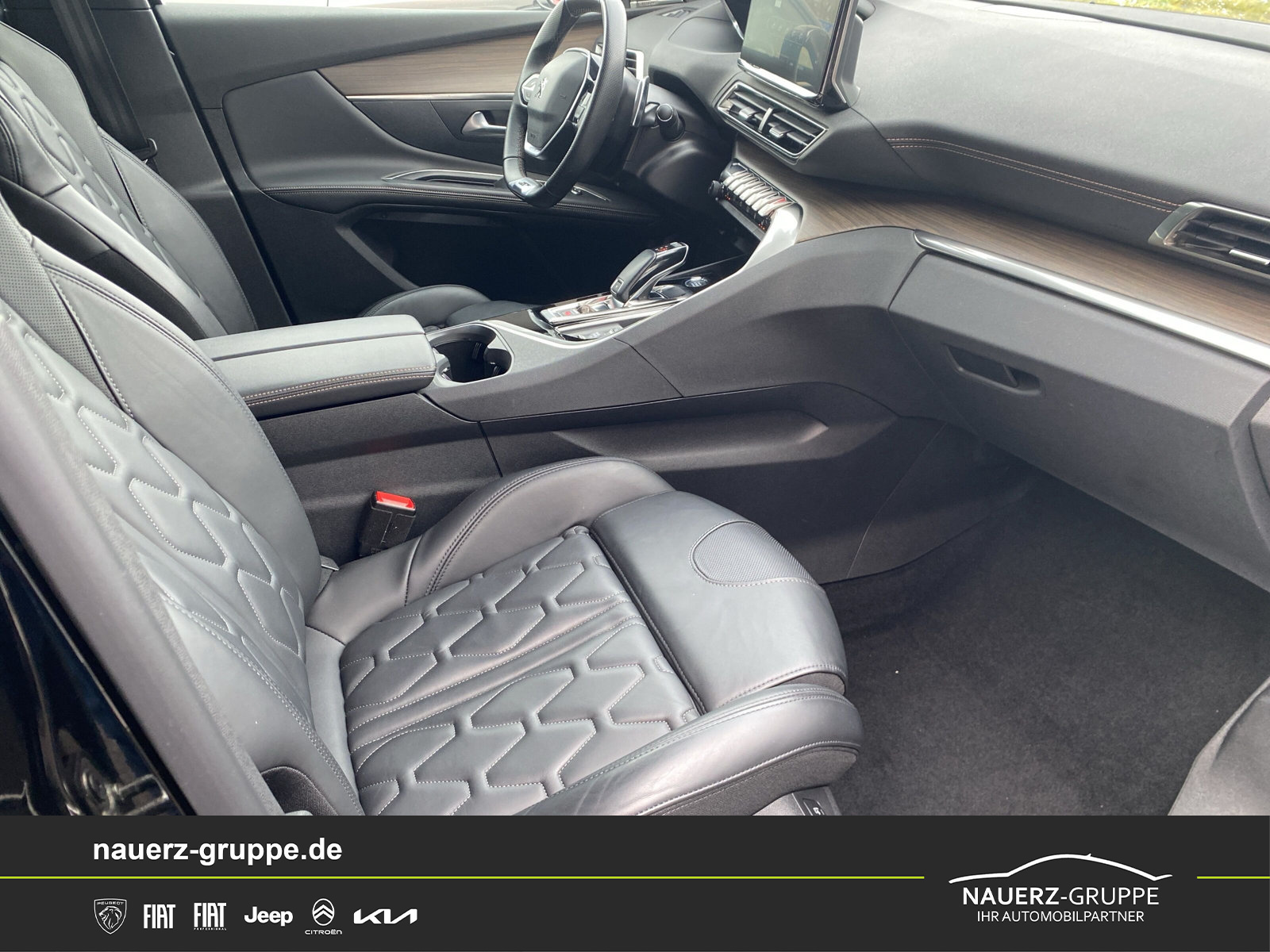 Fahrzeugabbildung Peugeot 5008 GT Pack 2.0 BlueHDI 180 NAVI SHZ Volleder