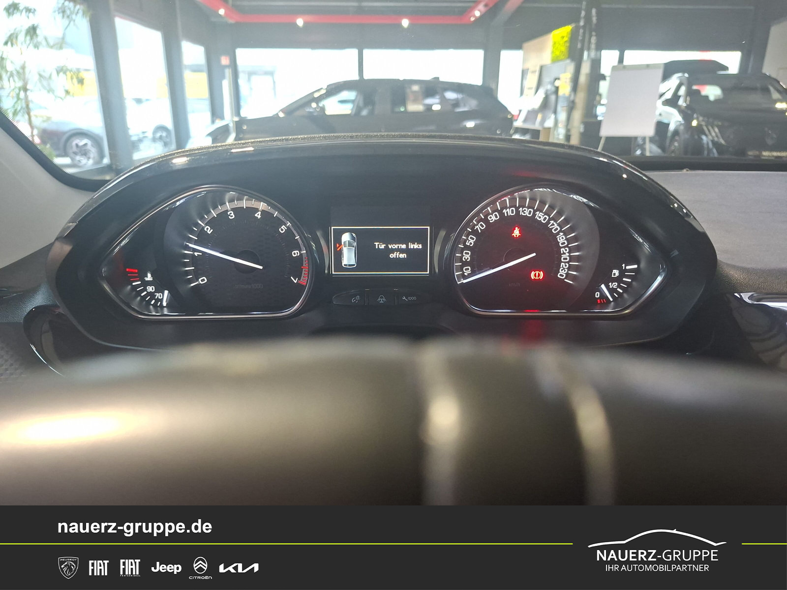 Fahrzeugabbildung Peugeot 2008 Allure Black Edition