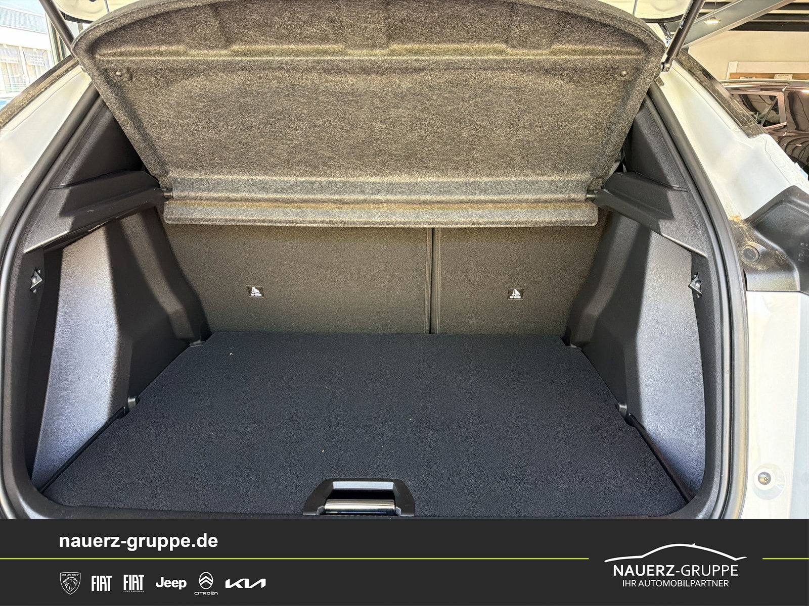 Fahrzeugabbildung Peugeot 2008 Hybrid 145 GT