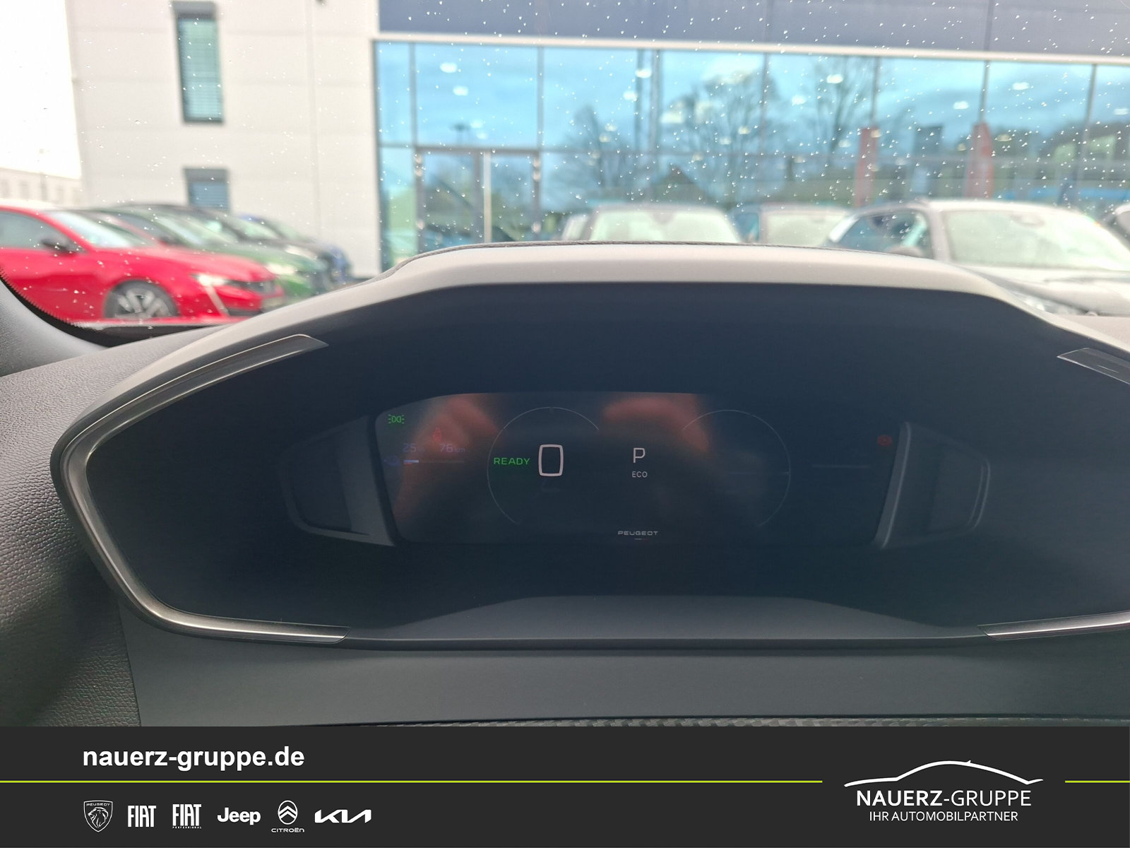 Fahrzeugabbildung Peugeot 2008 e- Allure 156