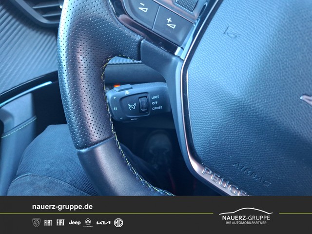 Fahrzeugabbildung Peugeot 2008 e- GT Pack 136