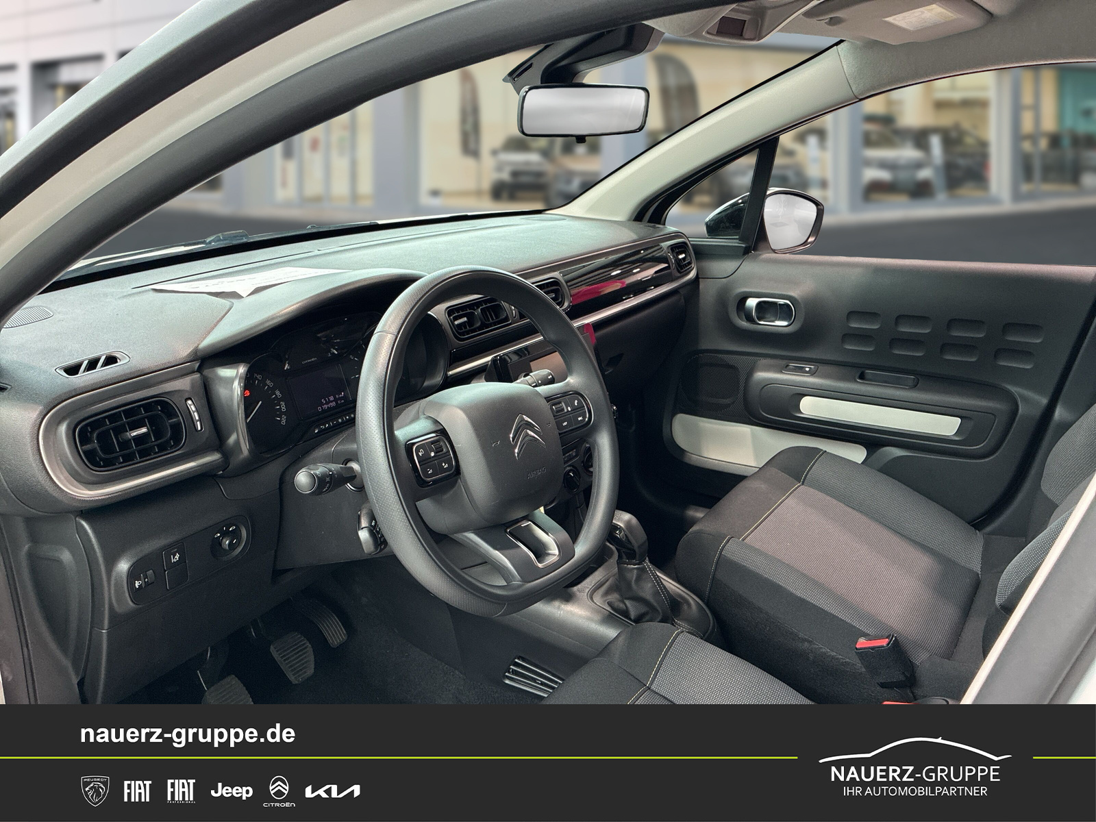 Fahrzeugabbildung Citroen C3 Feel PureTech 82 5-Türer - mit KI generiert/bearbeitet