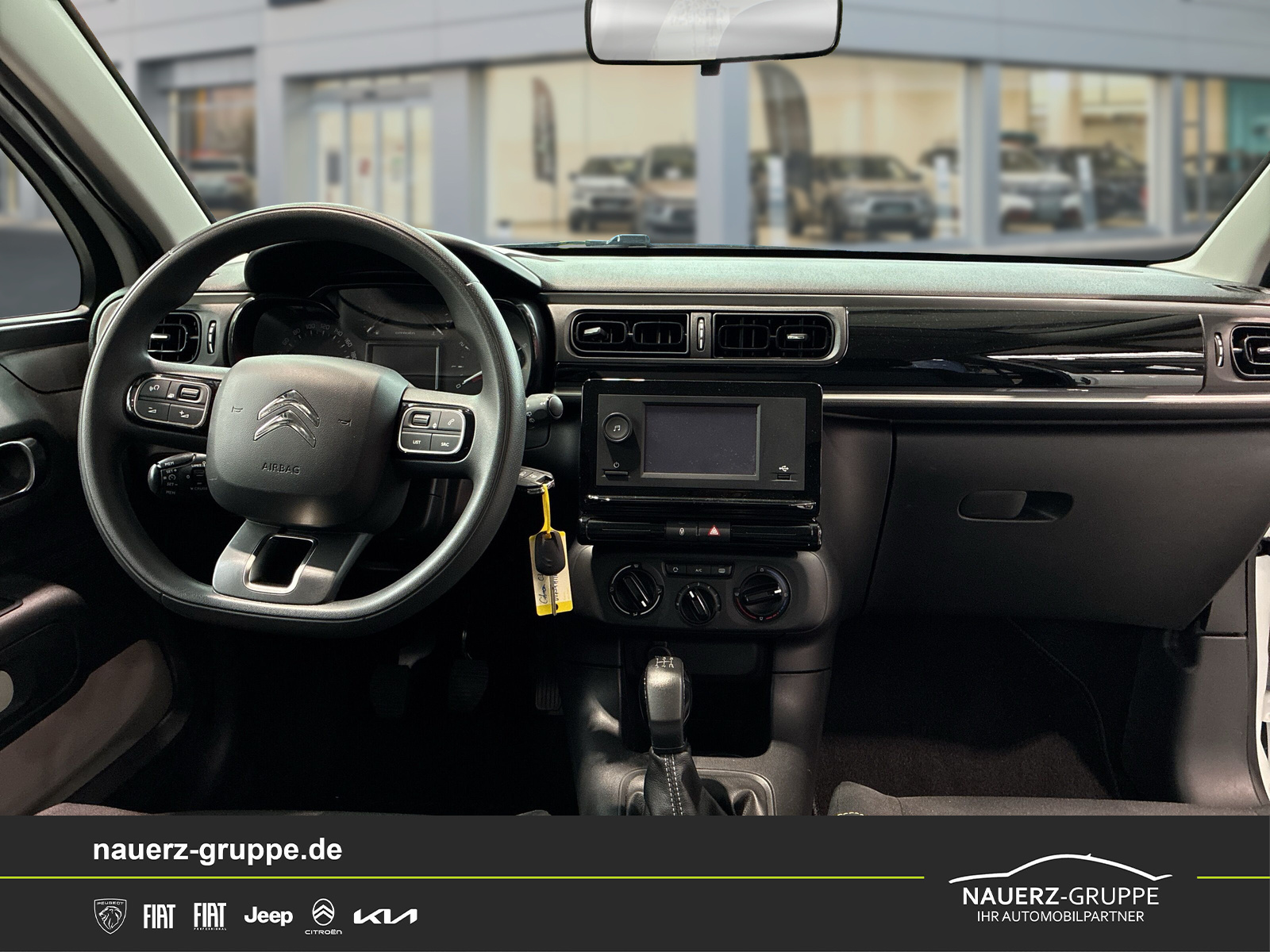 Fahrzeugabbildung Citroen C3 Feel PureTech 82 5-Türer - mit KI generiert/bearbeitet