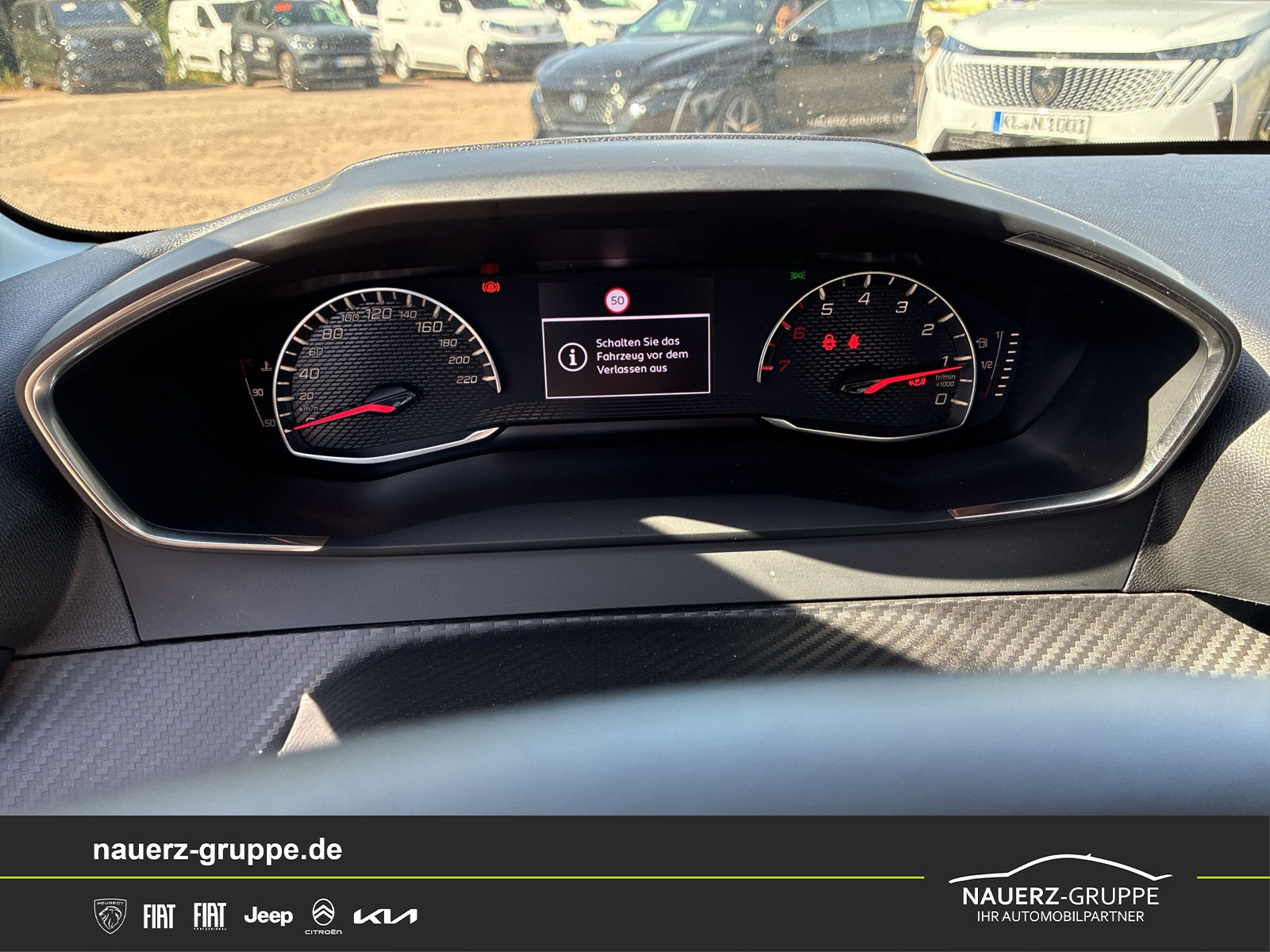 Fahrzeugabbildung Peugeot 208 Style PureTech 100