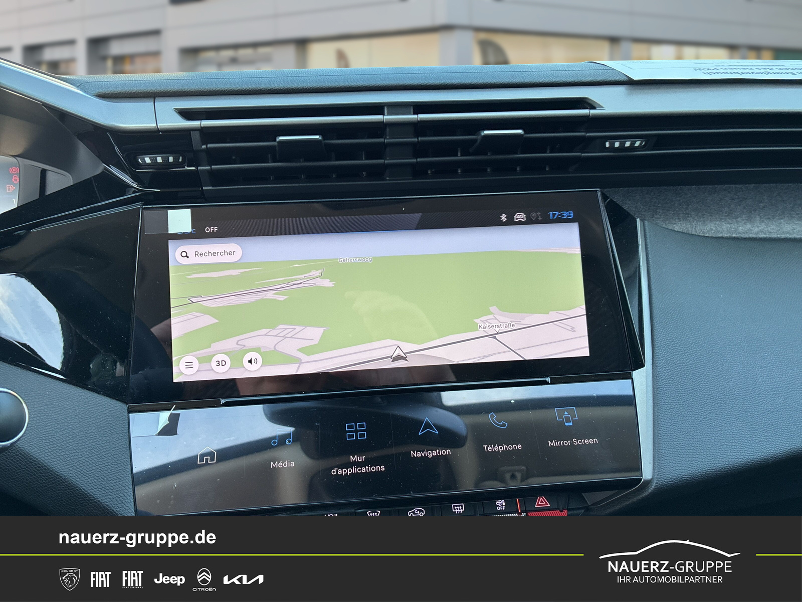 Fahrzeugabbildung Peugeot 308 SW Allure Blue HDi 130 - mit KI generiert/bearbeitet