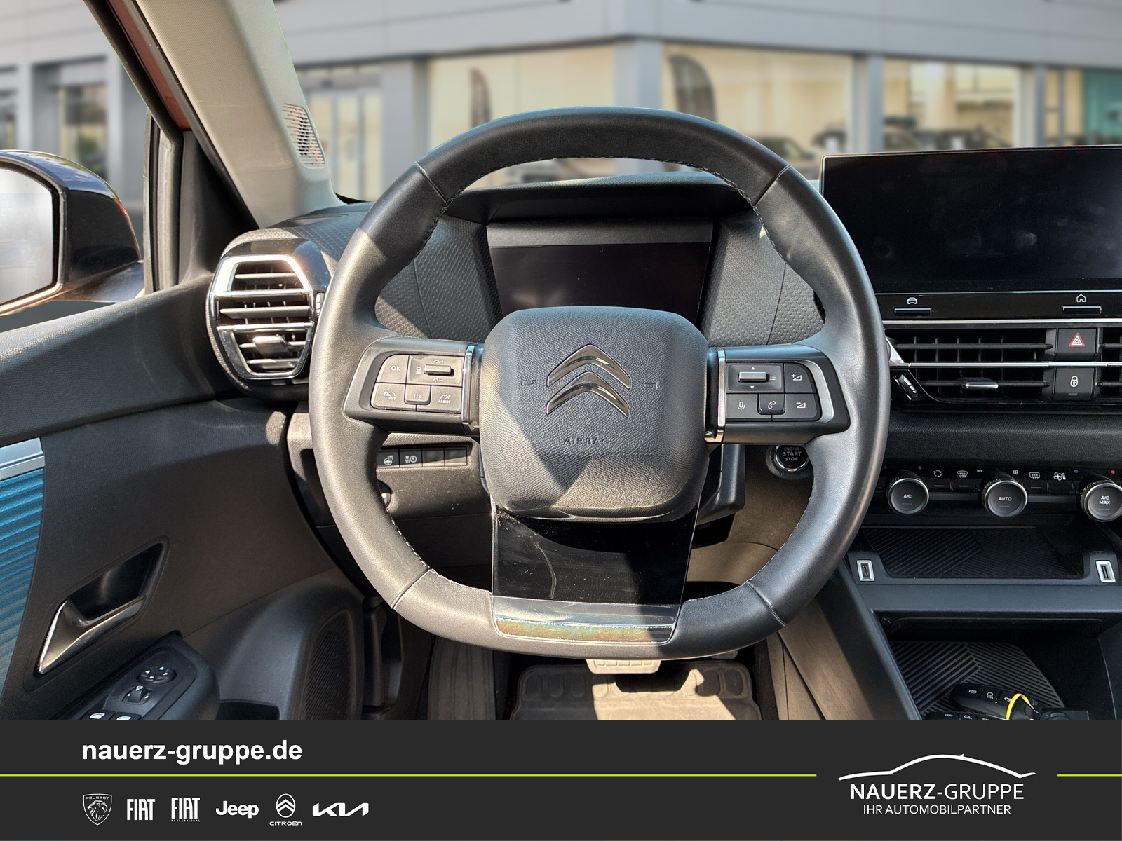 Fahrzeugabbildung Citroen C4 Lim. ë- Shine 136