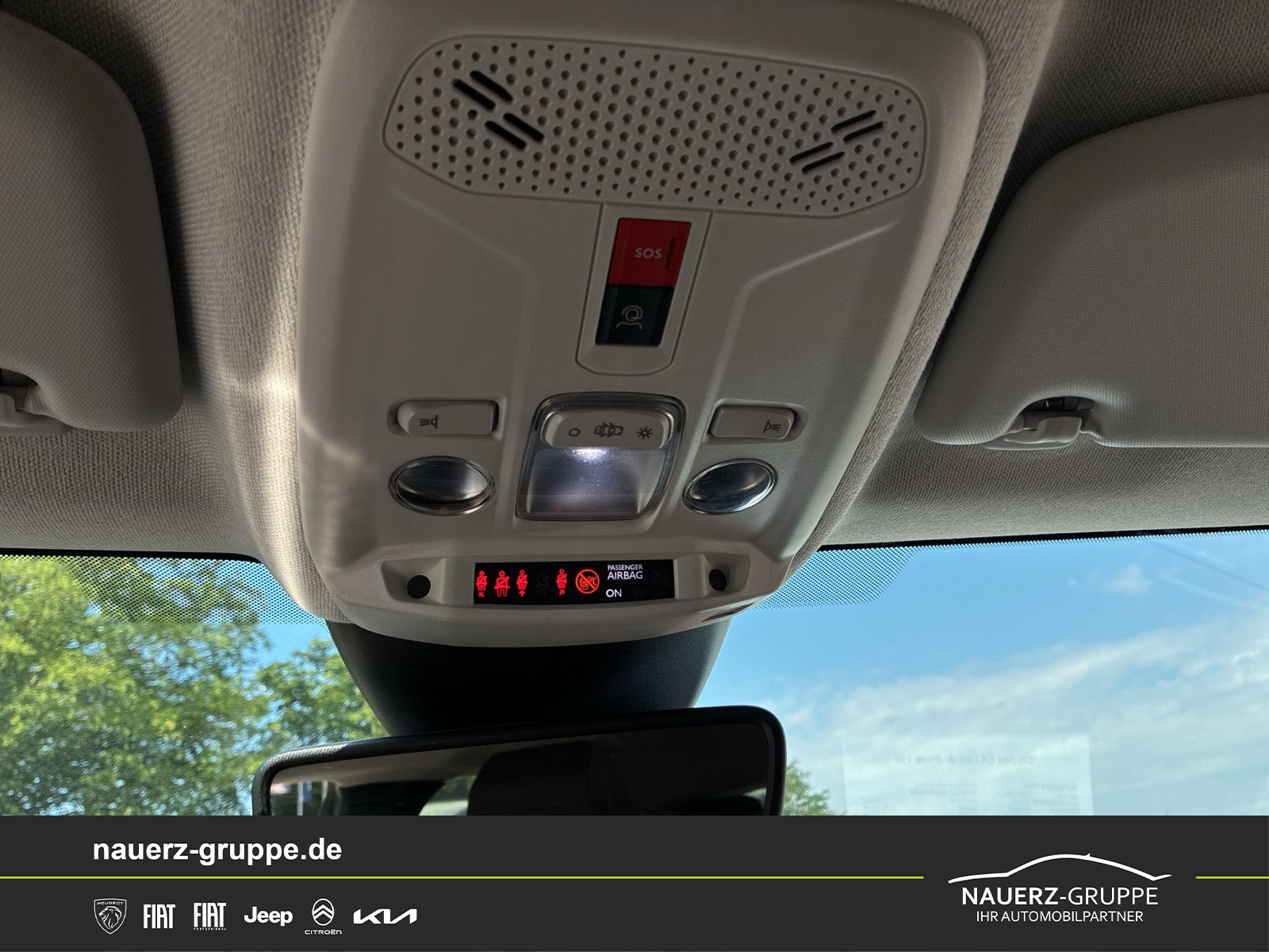 Fahrzeugabbildung Citroen C4 Lim. ë- Shine 136