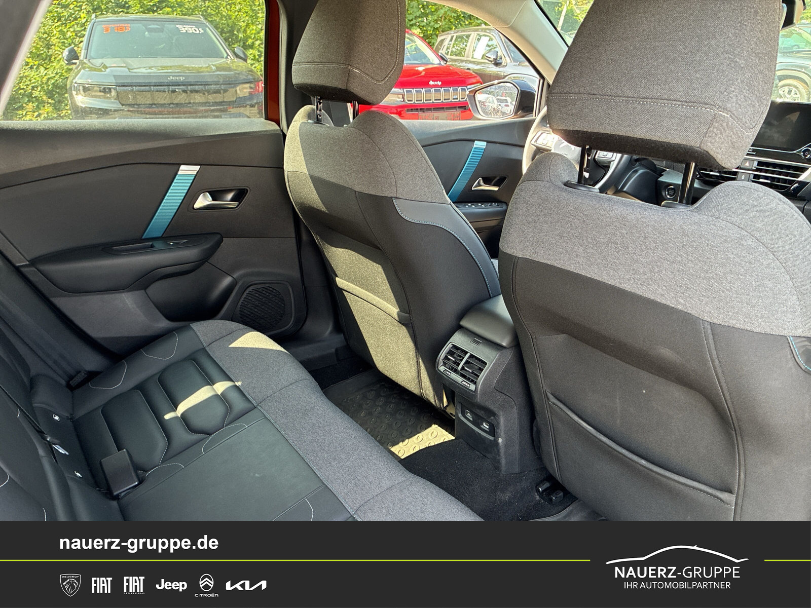 Fahrzeugabbildung Citroen C4 Lim. ë- Shine 136
