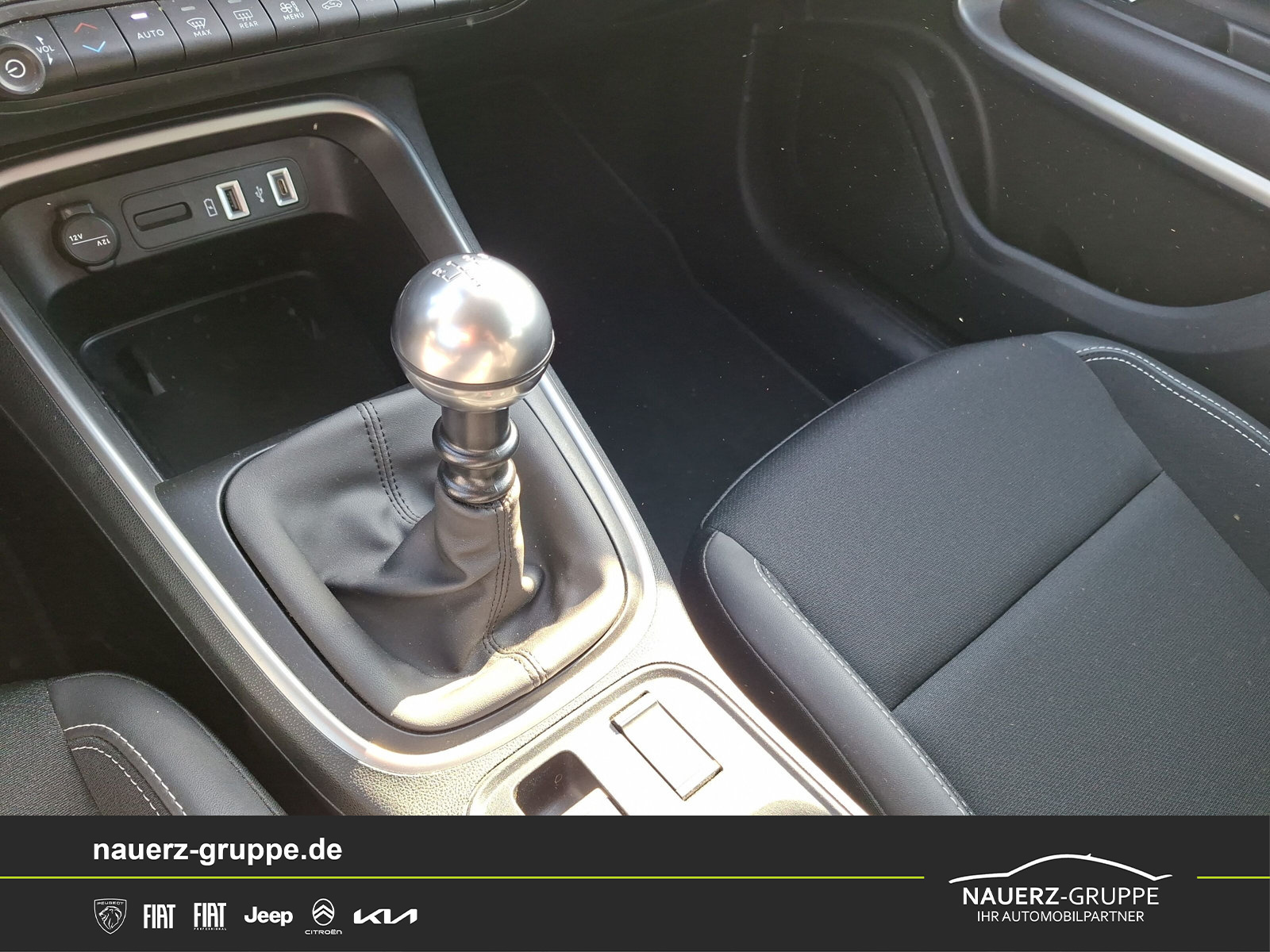 Fahrzeugabbildung Jeep Avenger Altitude 100