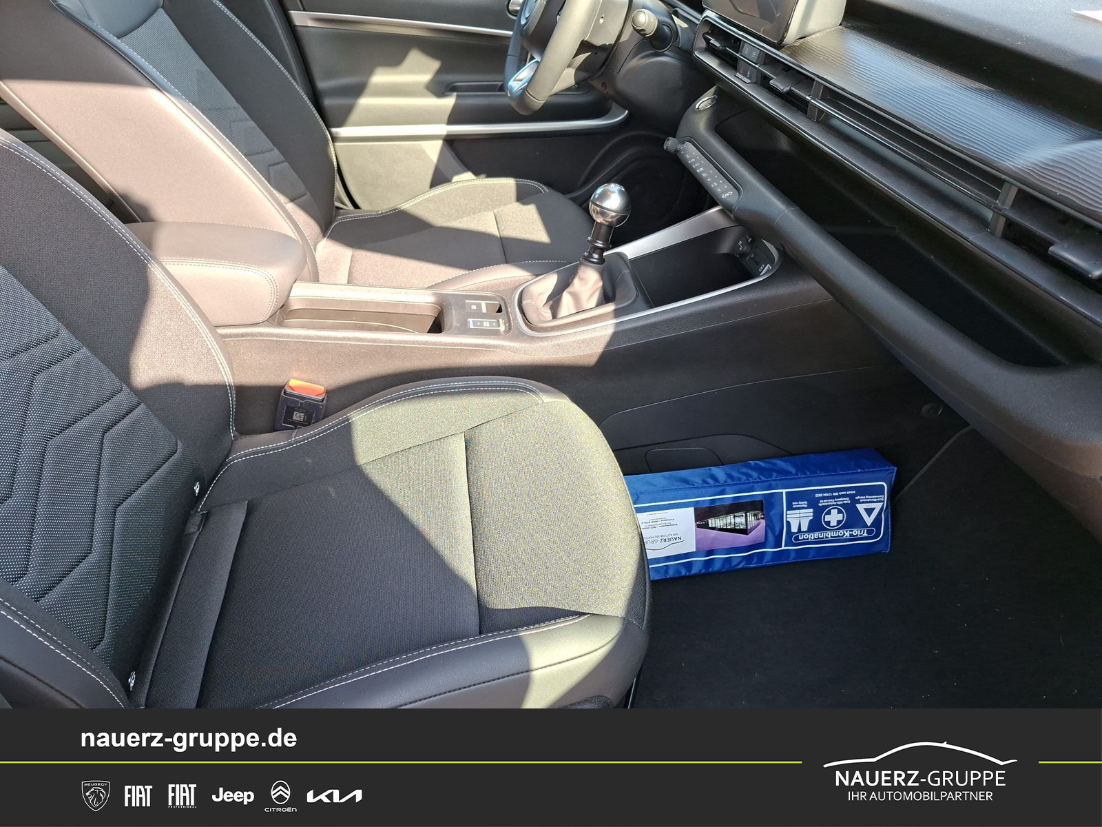 Fahrzeugabbildung Jeep Avenger Altitude 100