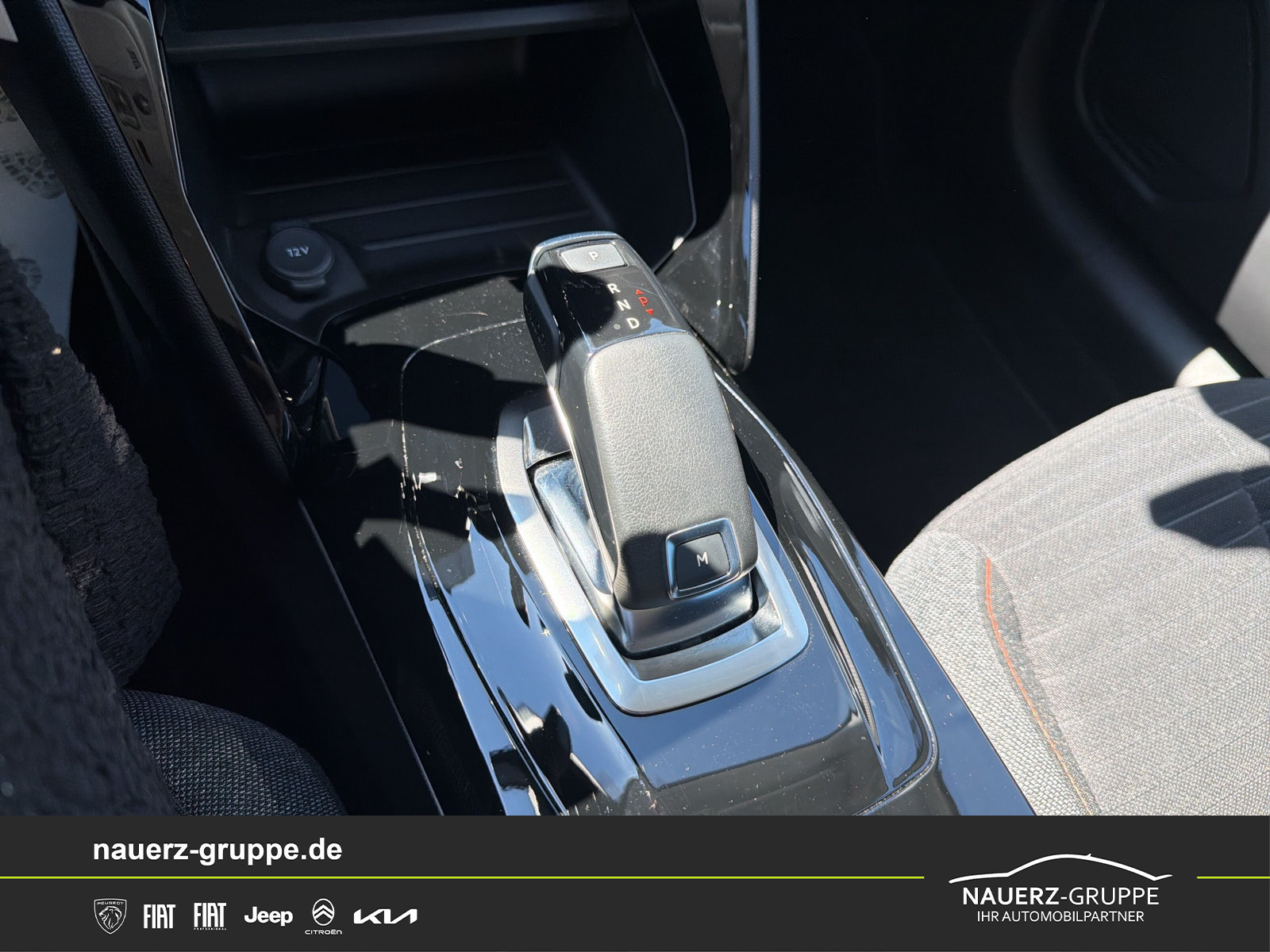 Fahrzeugabbildung Peugeot 208 Active Pack 100 EAT8