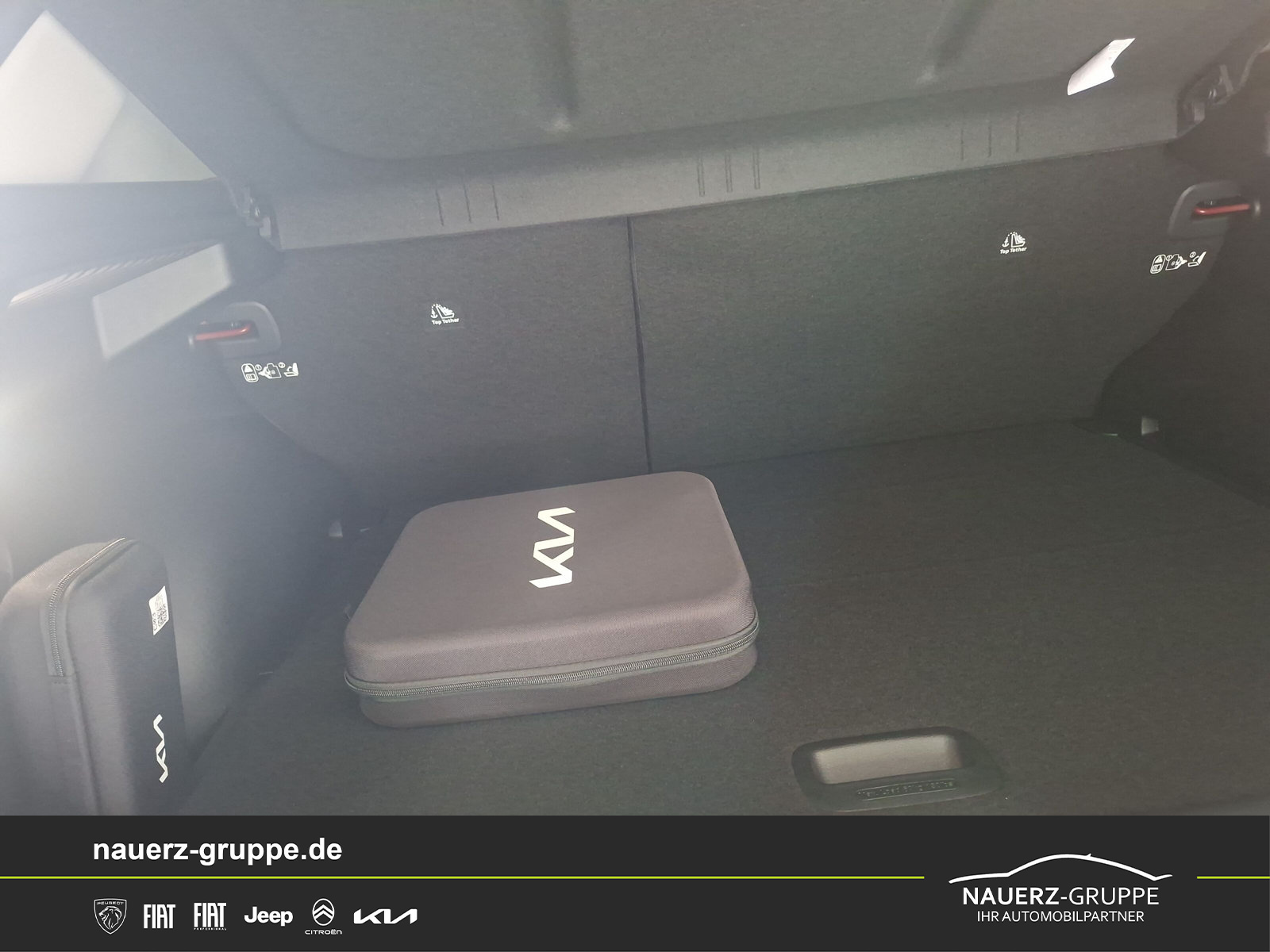 Fahrzeugabbildung Kia EV4 150 kW Earth SONDERAKTION - mit KI generiert/bearbeitet