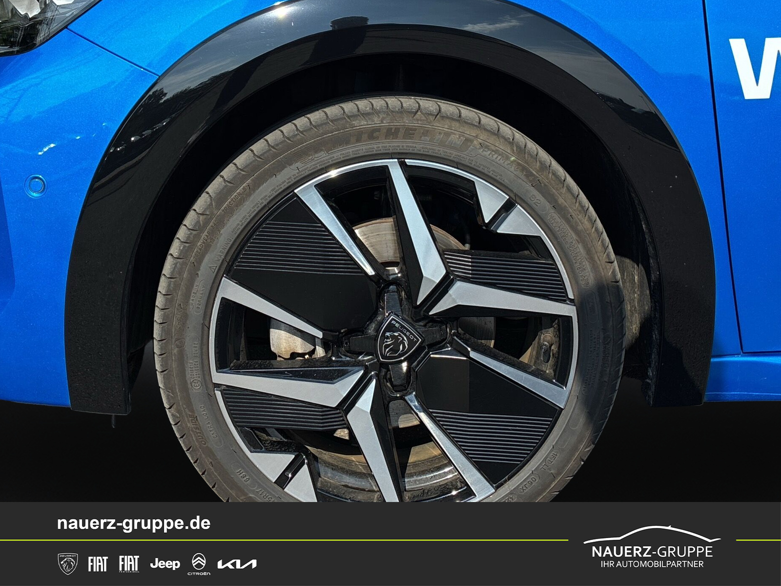 Fahrzeugabbildung Peugeot 208 e- GT 156 - mit KI generiert/bearbeitet
