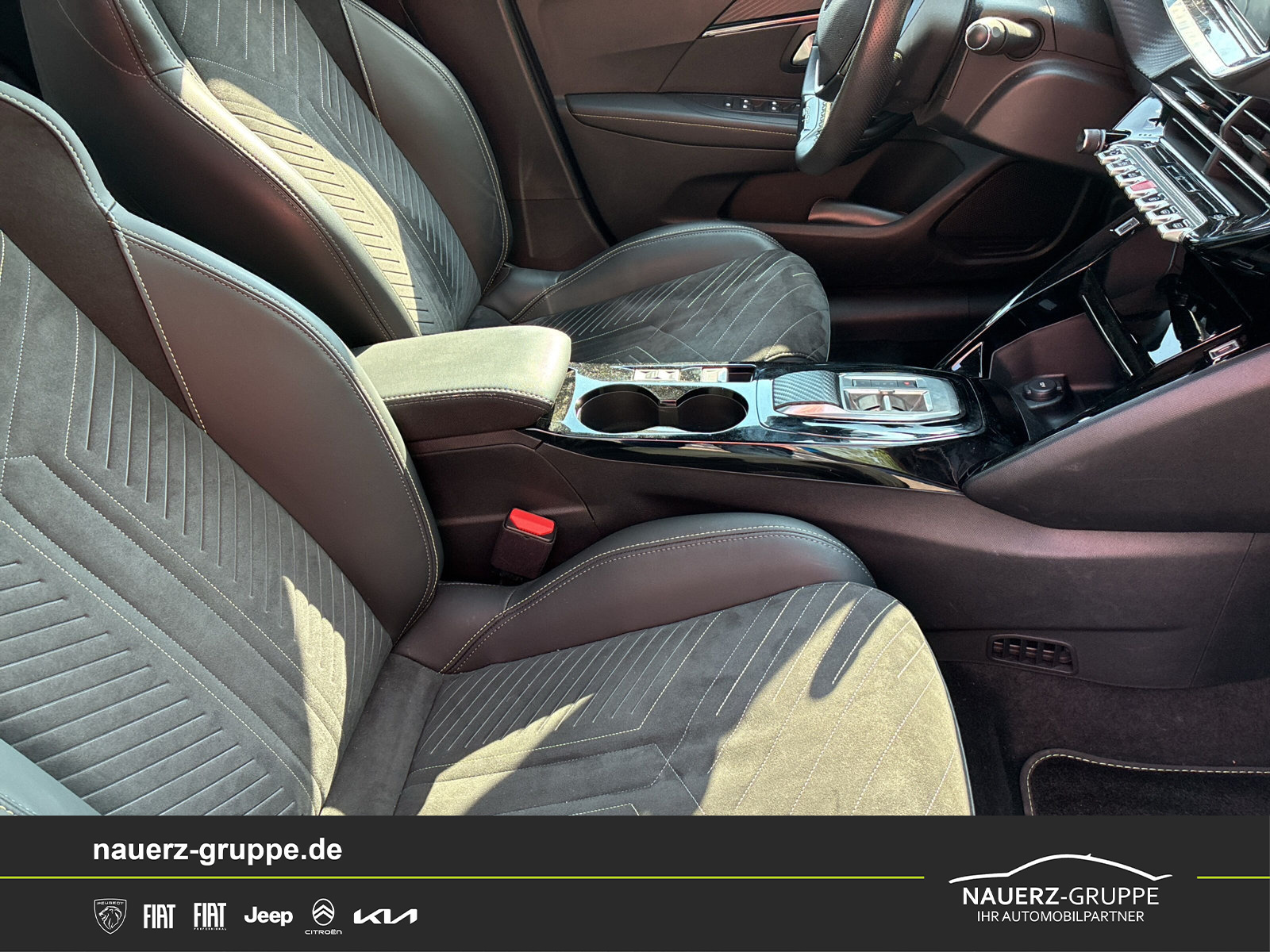 Fahrzeugabbildung Peugeot 208 e- GT 156 - mit KI generiert/bearbeitet