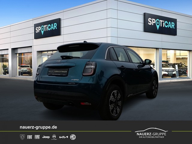 Fahrzeugabbildung Fiat 600 Hybrid Basis