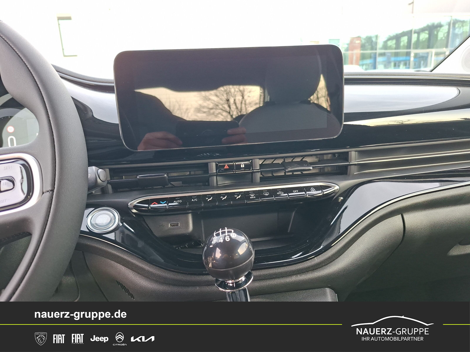 Fahrzeugabbildung Fiat 500 1.0 Hybrid FireFly 48 kW Icon