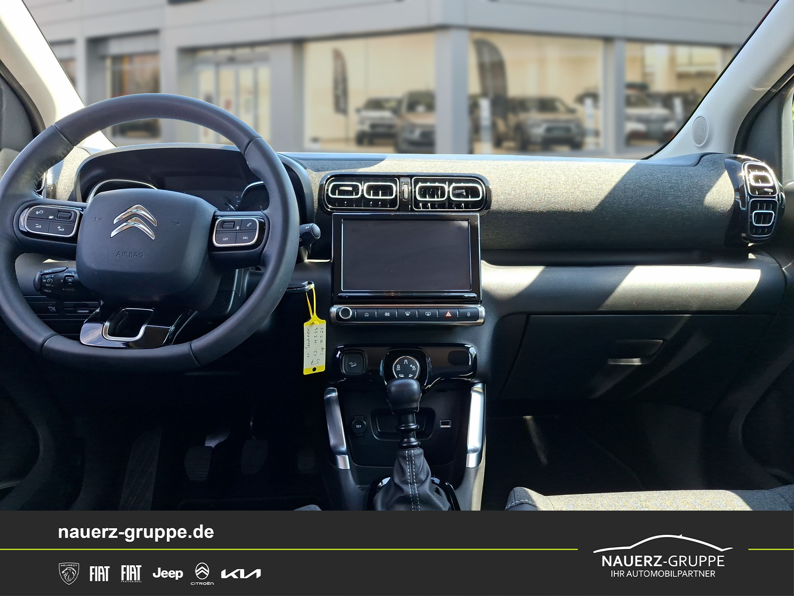 Fahrzeugabbildung Citroen C3 Aircross Plus PureTech 110