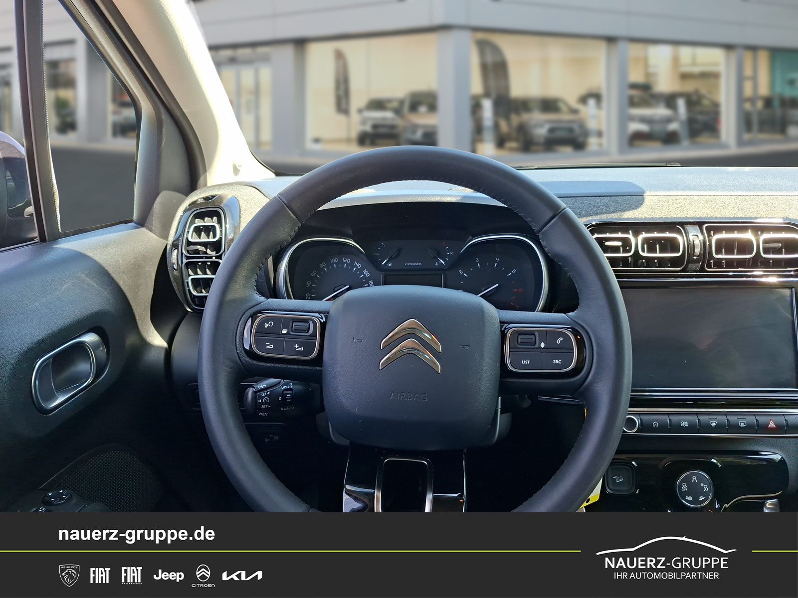 Fahrzeugabbildung Citroen C3 Aircross Plus PureTech 110