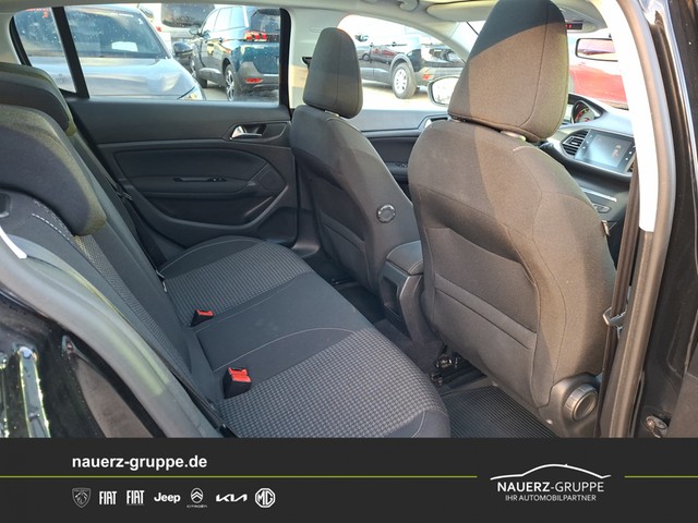 Fahrzeugabbildung Peugeot 308 Active Glasdach Einparkhilfe