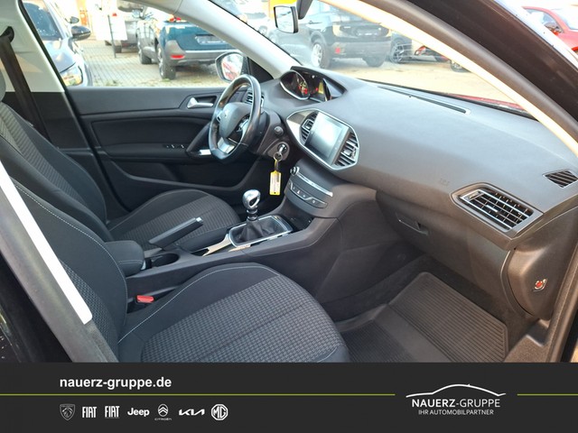 Fahrzeugabbildung Peugeot 308 Active Glasdach Einparkhilfe