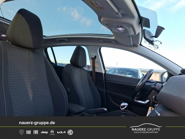 Fahrzeugabbildung Peugeot 308 Active Glasdach Einparkhilfe