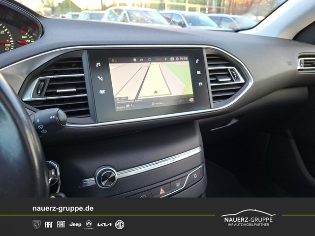 Fahrzeugabbildung Peugeot 308 Active Glasdach Einparkhilfe